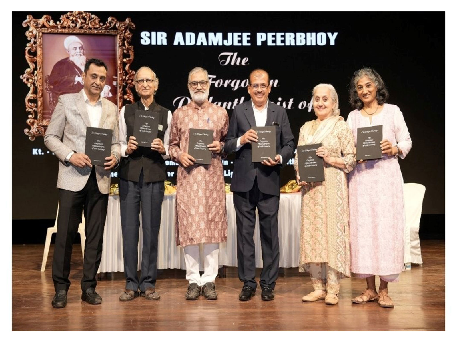 Sohail Khandwani, Dr. Ram Puniyani, Irfan Engineer, Hussain A. Peerbhoy, Rajni Bakshi & Geeta Seshu at the unveiling of the First Sheriff of Bombay Sir Adamjee Peerbhoy's book Sohail Khandwani, Dr. Ram Puniyani, Irfan Engineer, Hussain A. Peerbhoy, Rajni Bakshi & Geeta Seshu at the unveiling of the First Sheriff of Bombay Sir Adamjee Peerbhoy's book