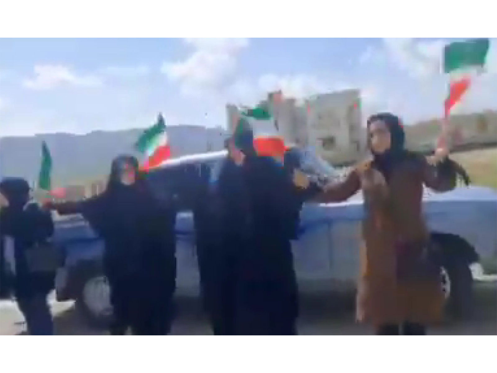 Iranians form a human chain around key infra sites (Photo/@IRANinMumbai)