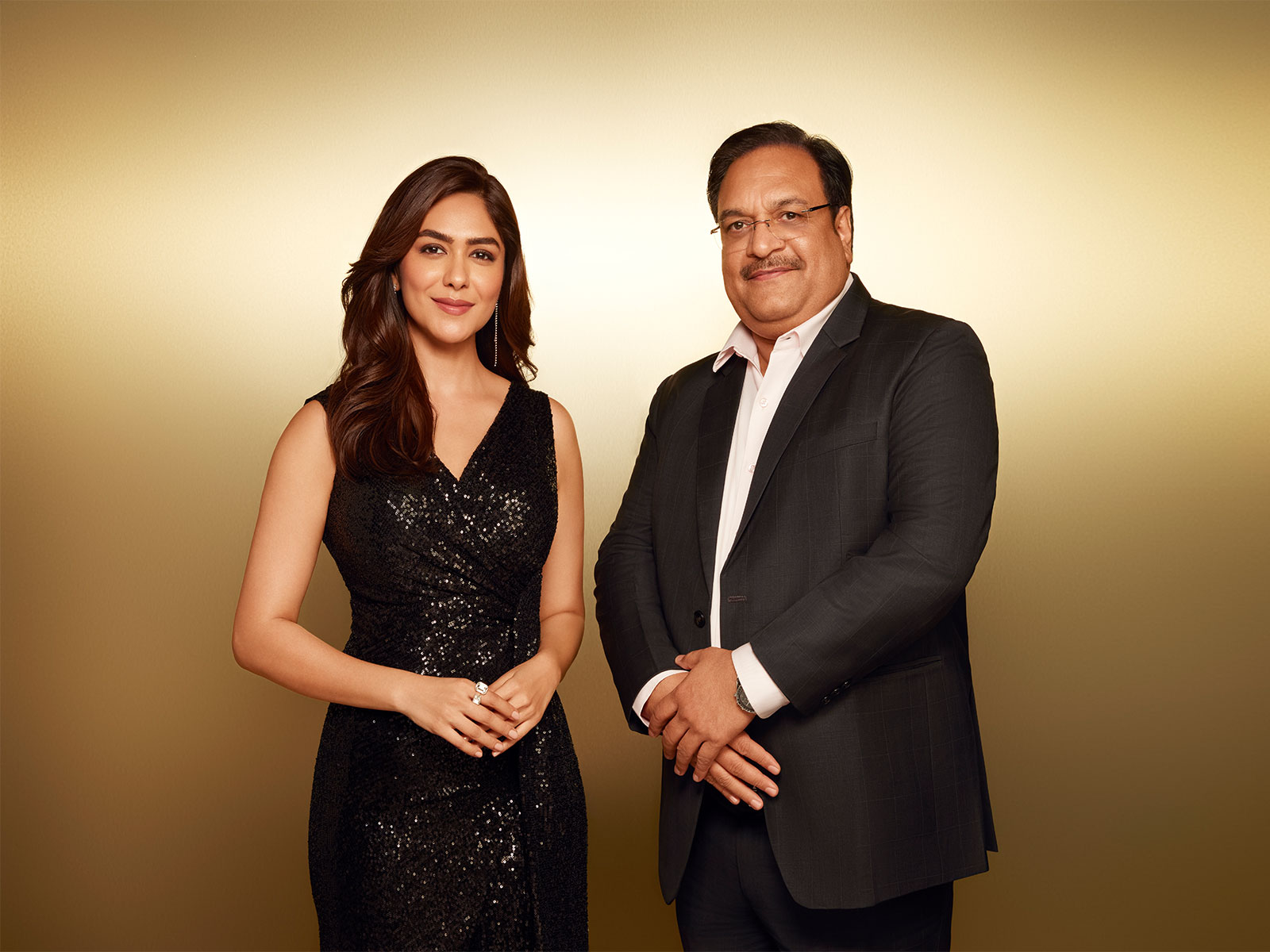 Mrunal Thakur shares and Vrijesh Pandey, Group Chairman, Ramsons Perfumes Mrunal Thakur shares and Vrijesh Pandey, Group Chairman, Ramsons Perfumes