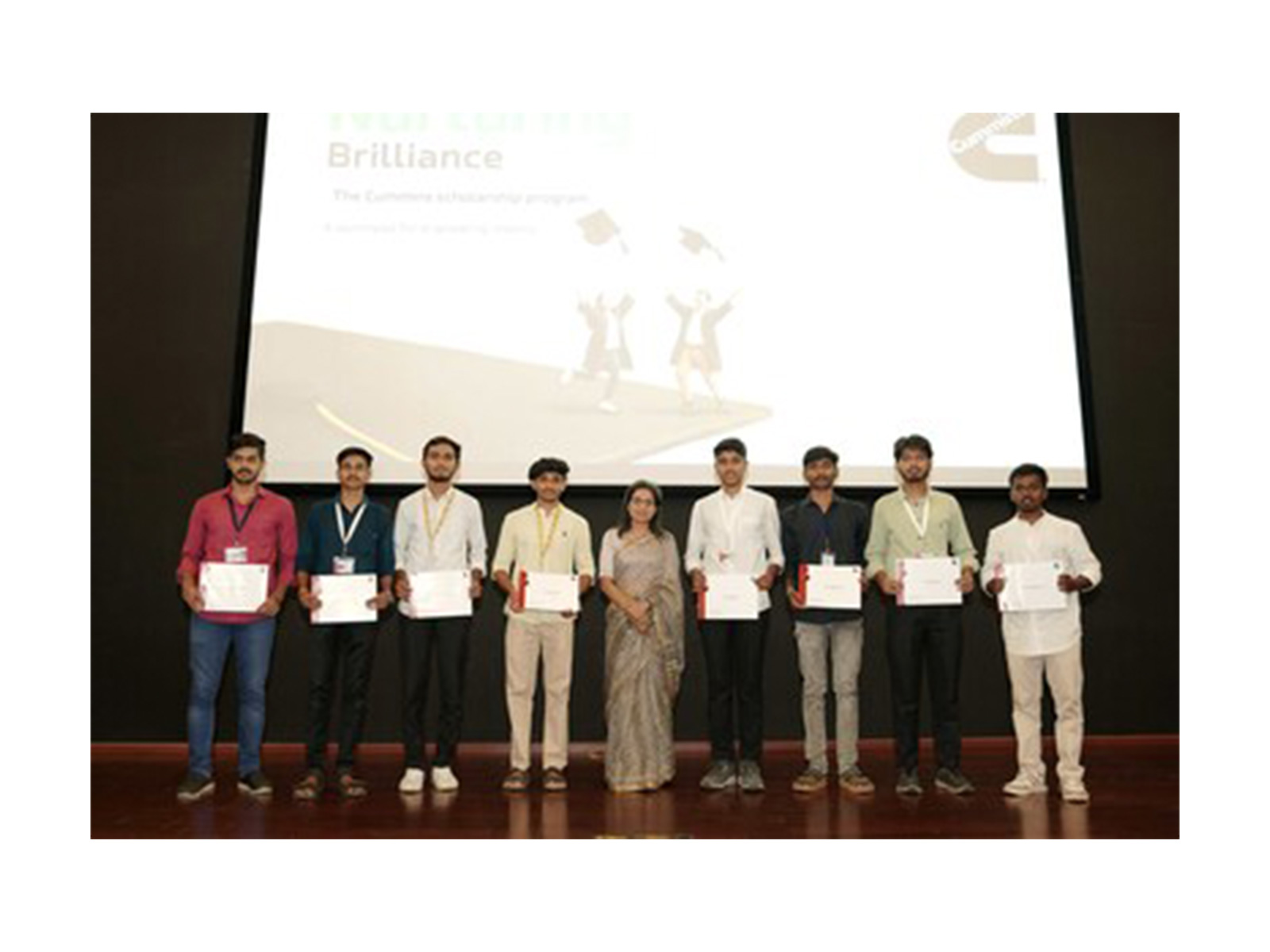 Shveta Arya, Regional Leader, Cummins India and MD, Cummins India Limited, (Fifth from left), Felicitating Batch Of 520 Meritorious Students at the Flagship ‘Nurturing Brilliance’ Program Shveta Arya, Regional Leader, Cummins India and MD, Cummins India Limited, (Fifth from left), Felicitating Batch Of 520 Meritorious Students at the Flagship ‘Nurturing Brilliance’ Program