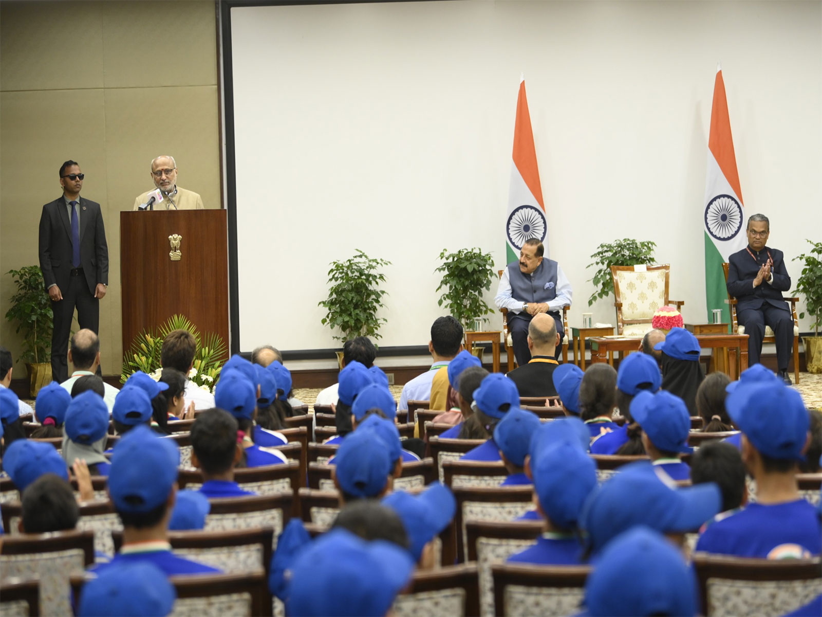 J&K Youth delegation participates in ‘Watan Ko Jano' Programme (Photo/PIB)
