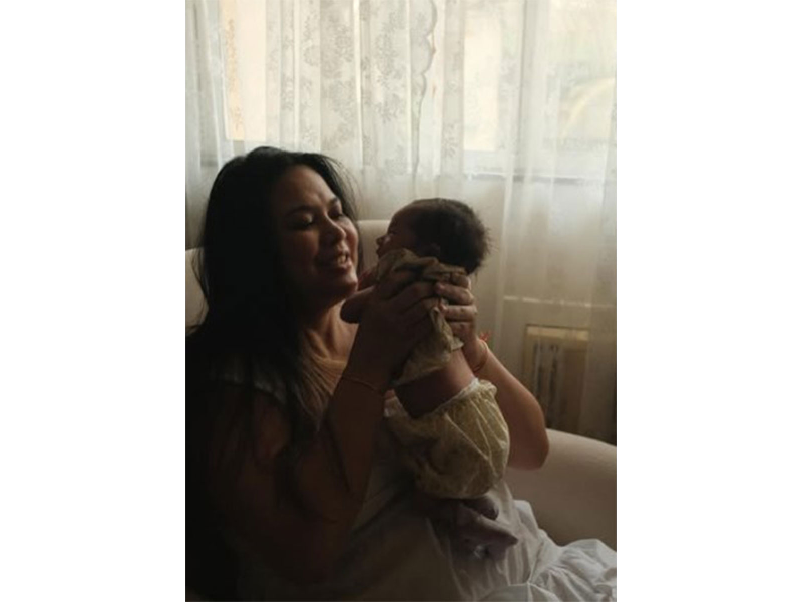 Lin Laishram with her daughter (Photo/Instagram/@randeephooda) Lin Laishram with her daughter (Photo/Instagram/@randeephooda)