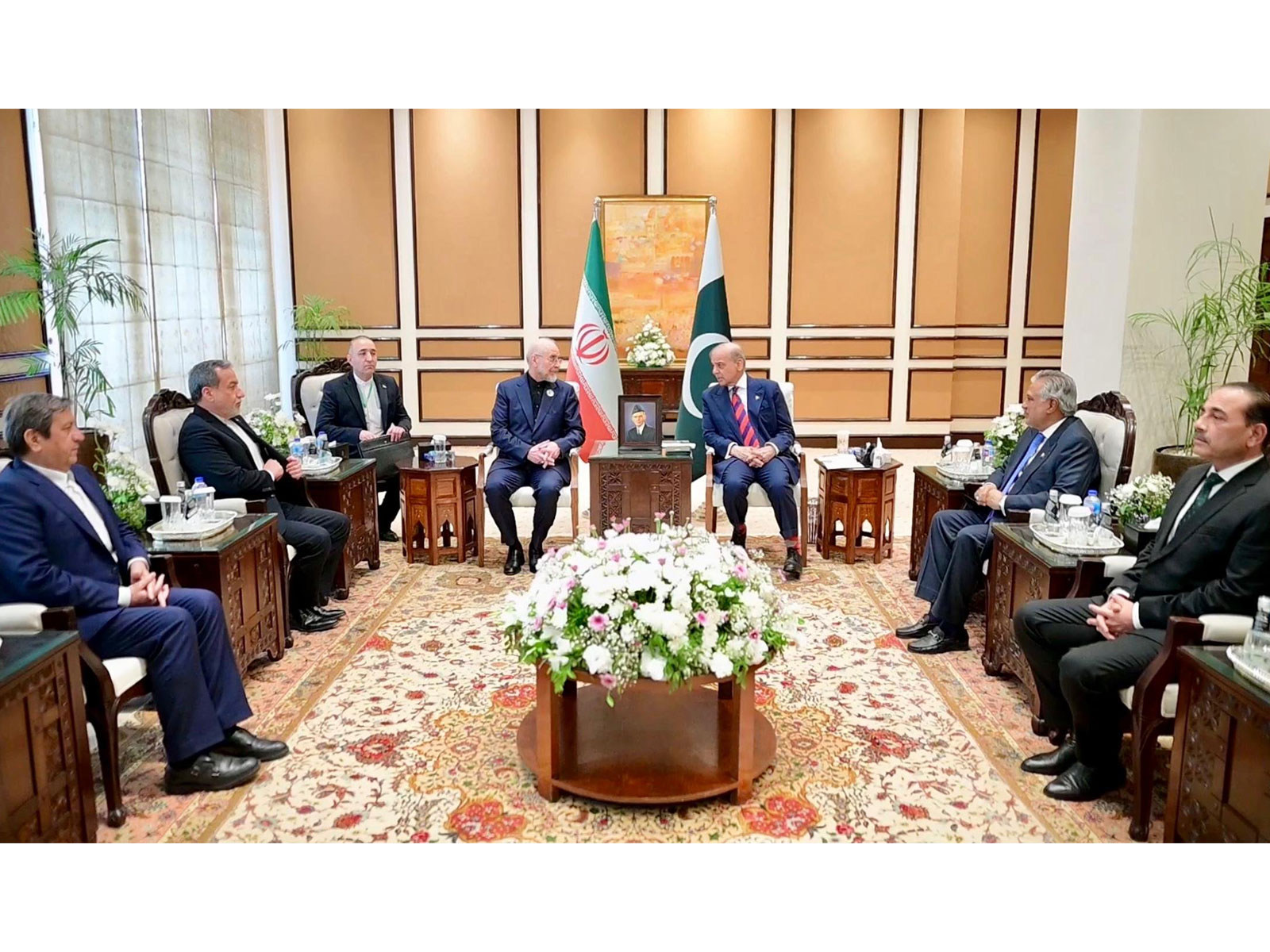 Pakistan PM Shehbaz Sharif meets Iranian delegation (Photo: X/@PakPMO)