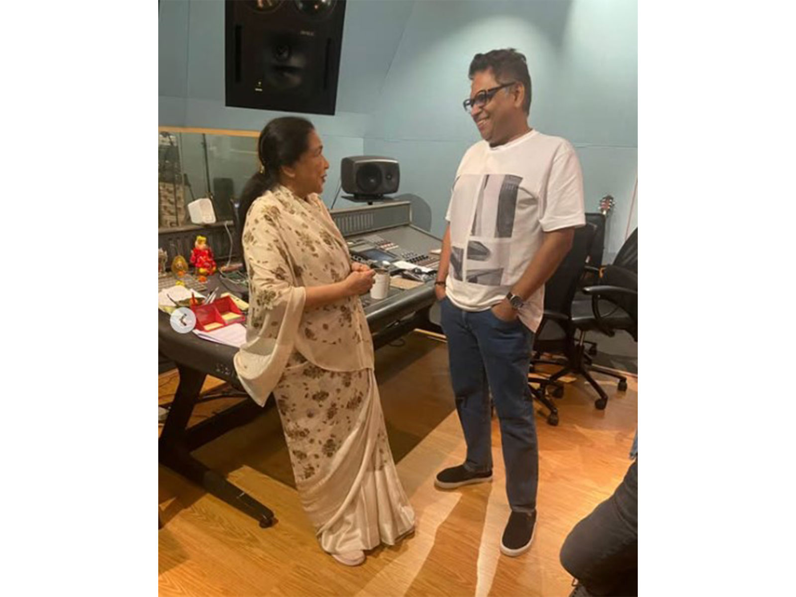 Late singer Asha Bhosle, Shamir Tandon (Photo/Instagram/shamir.tandon) Late singer Asha Bhosle, Shamir Tandon (Photo/Instagram/shamir.tandon)