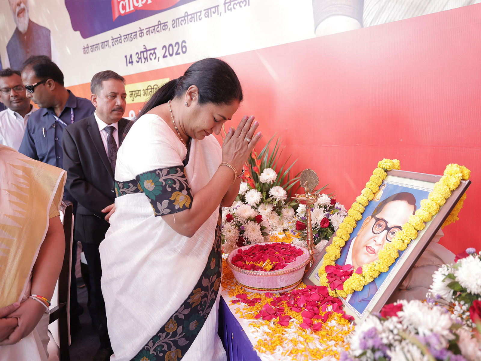 CM Rekha Gupta pays tribute to BR Ambedkar (Photo/X/@gupta_rekha)