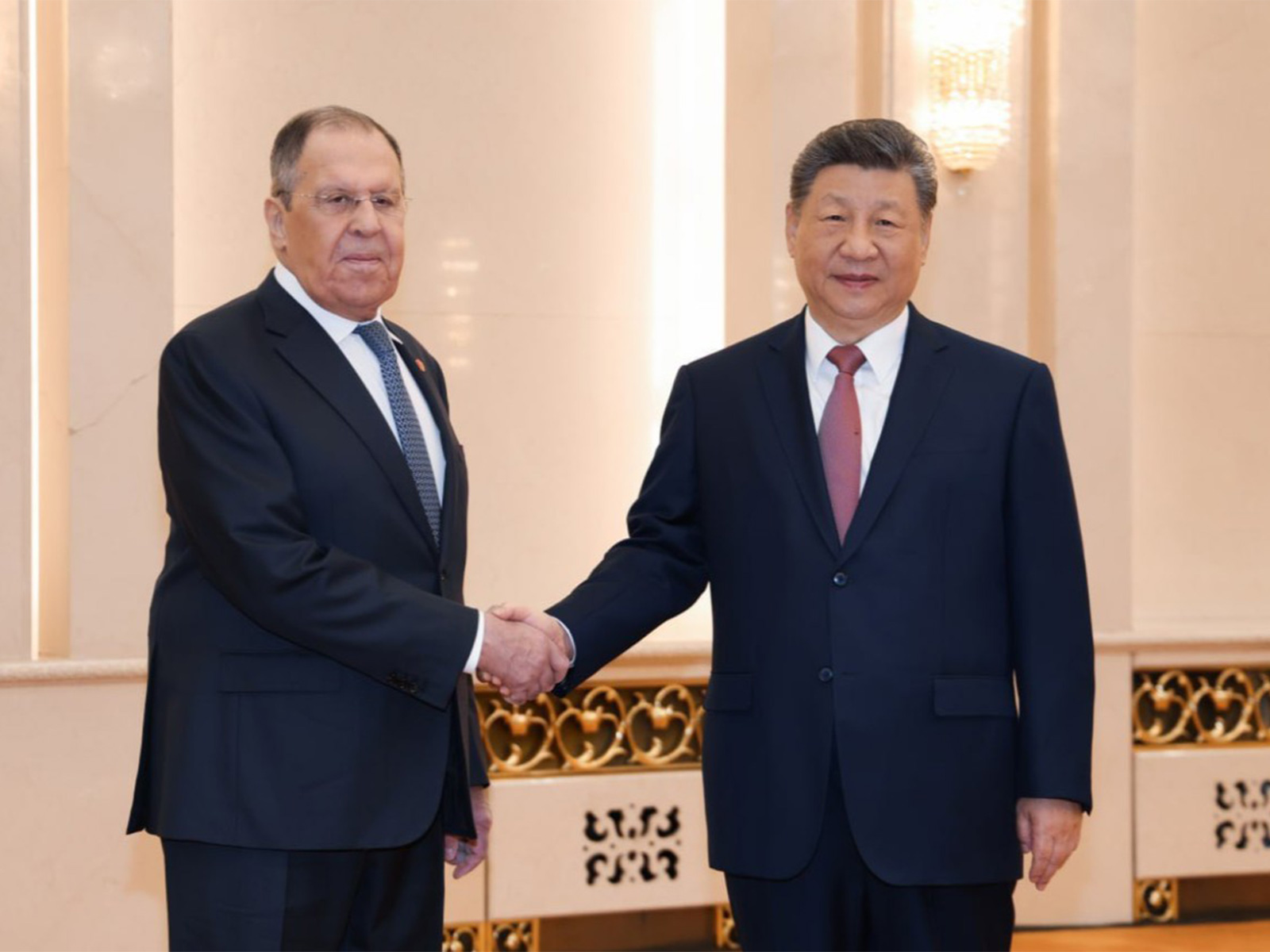  Russian Foreign Minister Sergey Lavrov with Chinese President Xi Jinping (Photo/@mfa_russia)