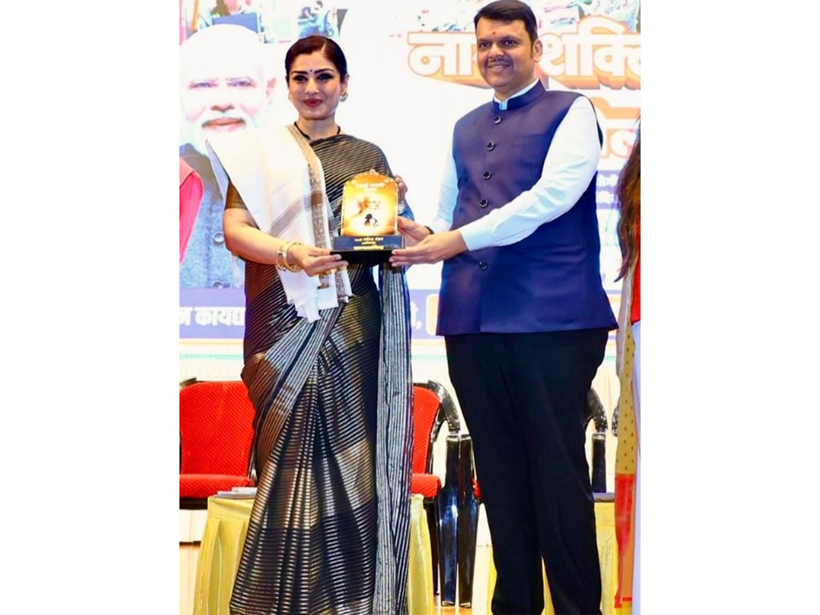 Maharashtra CM Devendra Fadnavis honoured Raveena Tandon (Photo/Instagram@officialraveenatandon) Maharashtra CM Devendra Fadnavis honoured Raveena Tandon (Photo/Instagram@officialraveenatandon)