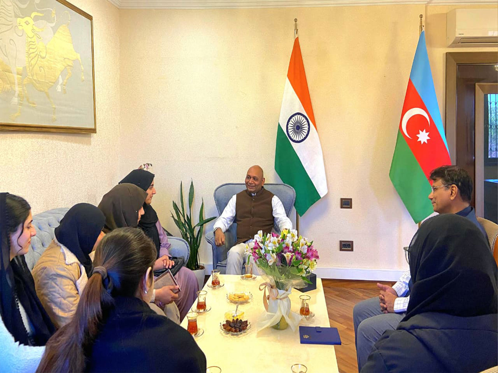 Ambassador Abhay Kumar with evacuated Indian students (Photo/X@indembassybaku) Ambassador Abhay Kumar with evacuated Indian students (Photo/X@indembassybaku)