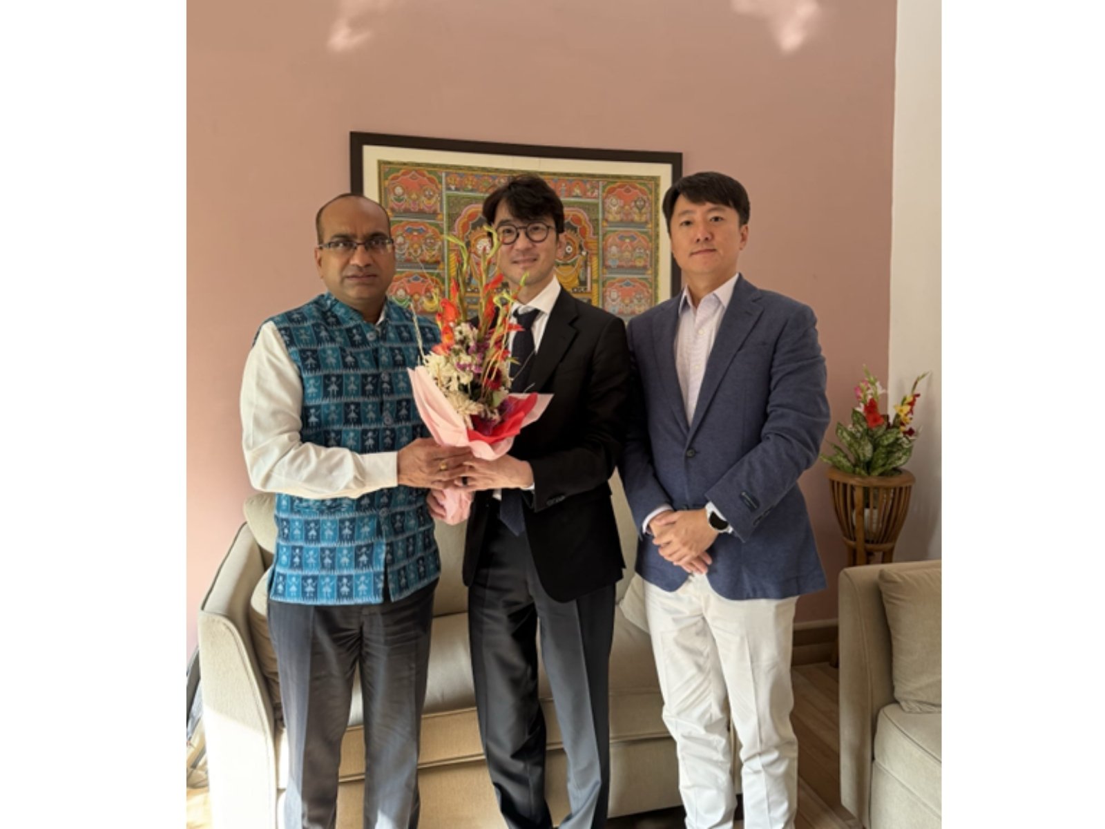Shri Sujeet Kumar, Member of Parliament, Rajya Sabha,  with CH Kim, Chief Executive Officer, KRAFTON Inc. and Sean Hyunil Sohn, Chief Executive Officer, KRAFTON India.”