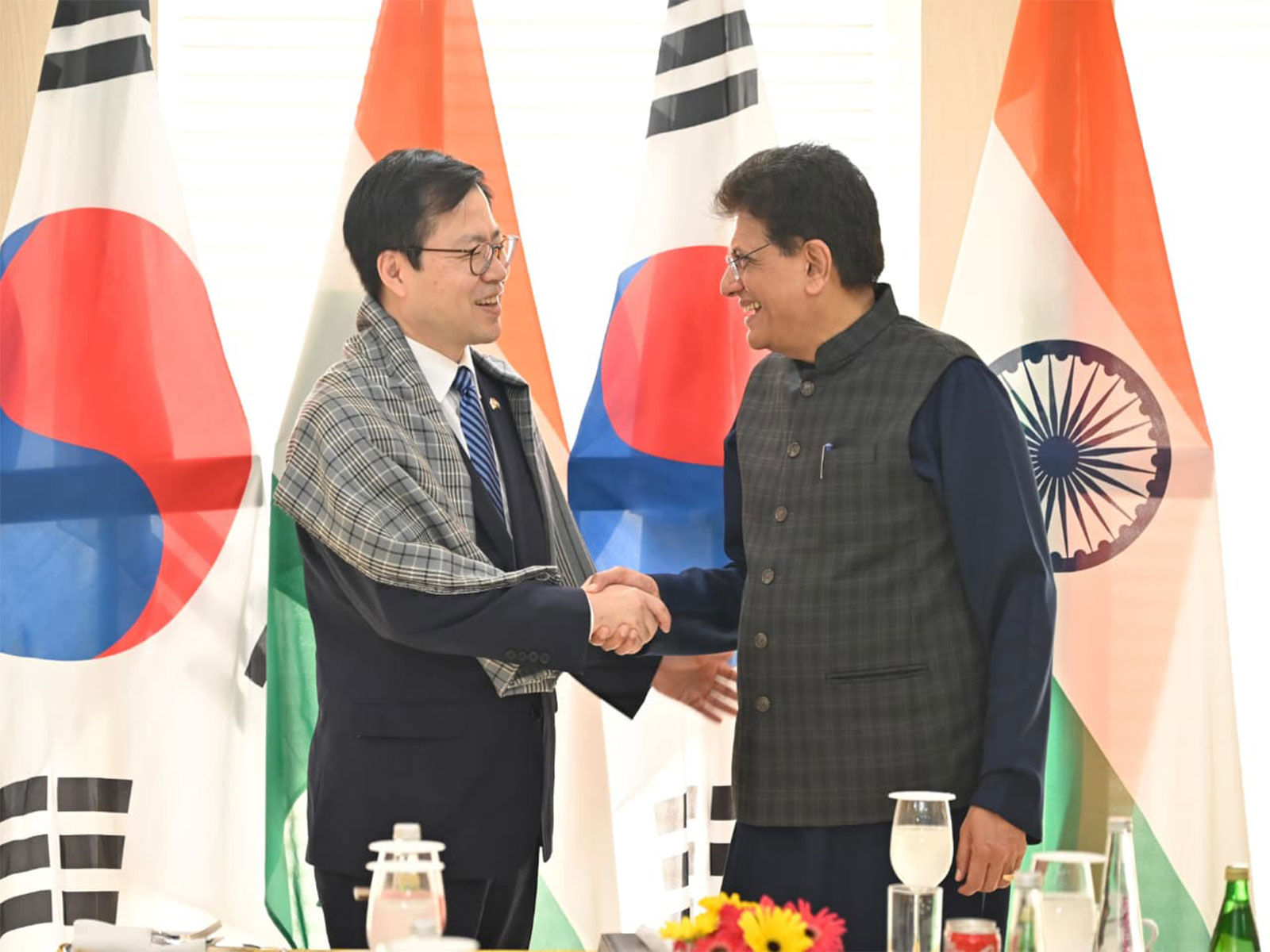 Union Minister Piyush Goyal meets Yeo Han-koo, Trade Minister, MOTIR, Republic of Korea (Photo/@PiyushGoyal)