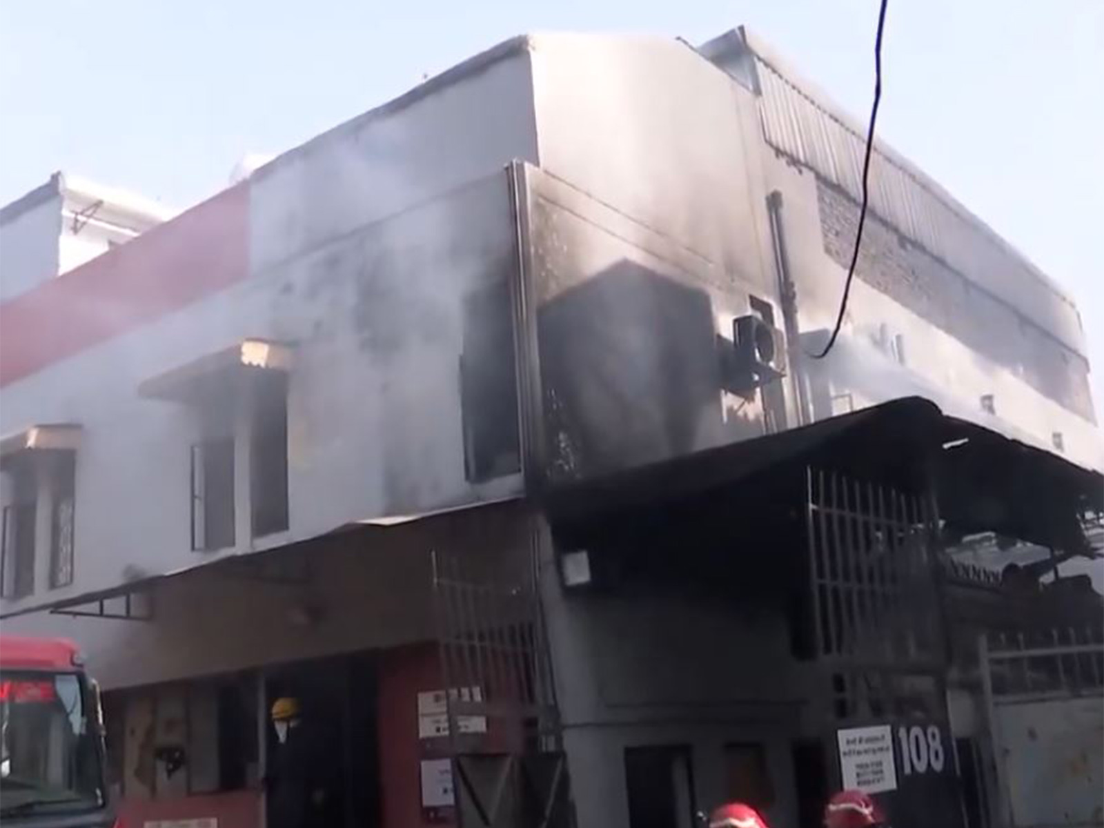 Fire breaks out at factory near Punjabi Bagh metro station in Delhi (Photo/ANI) Fire breaks out at factory near Punjabi Bagh metro station in Delhi (Photo/ANI)