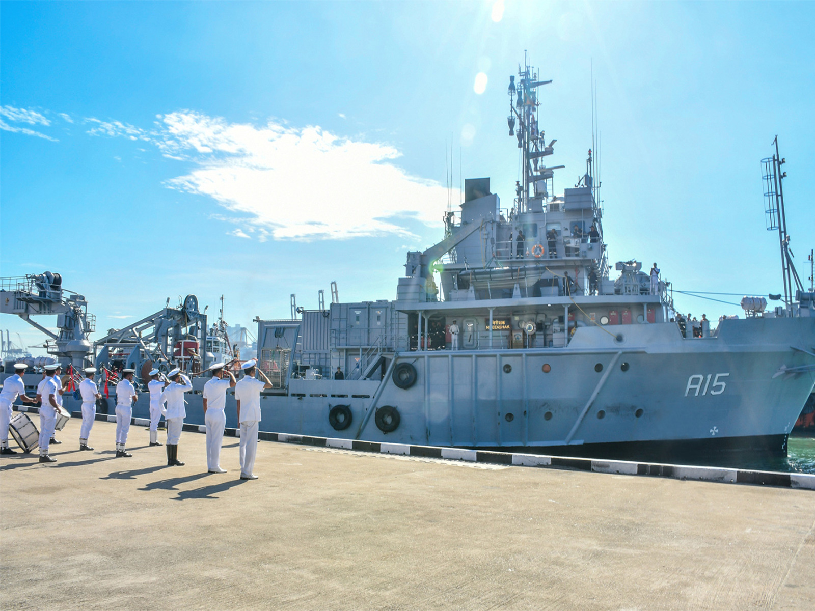 INS Nireekshak reaches Colombo for India–Sri Lanka Diving Exercise DIVEX 2026 (Photo/X@indiannavy)