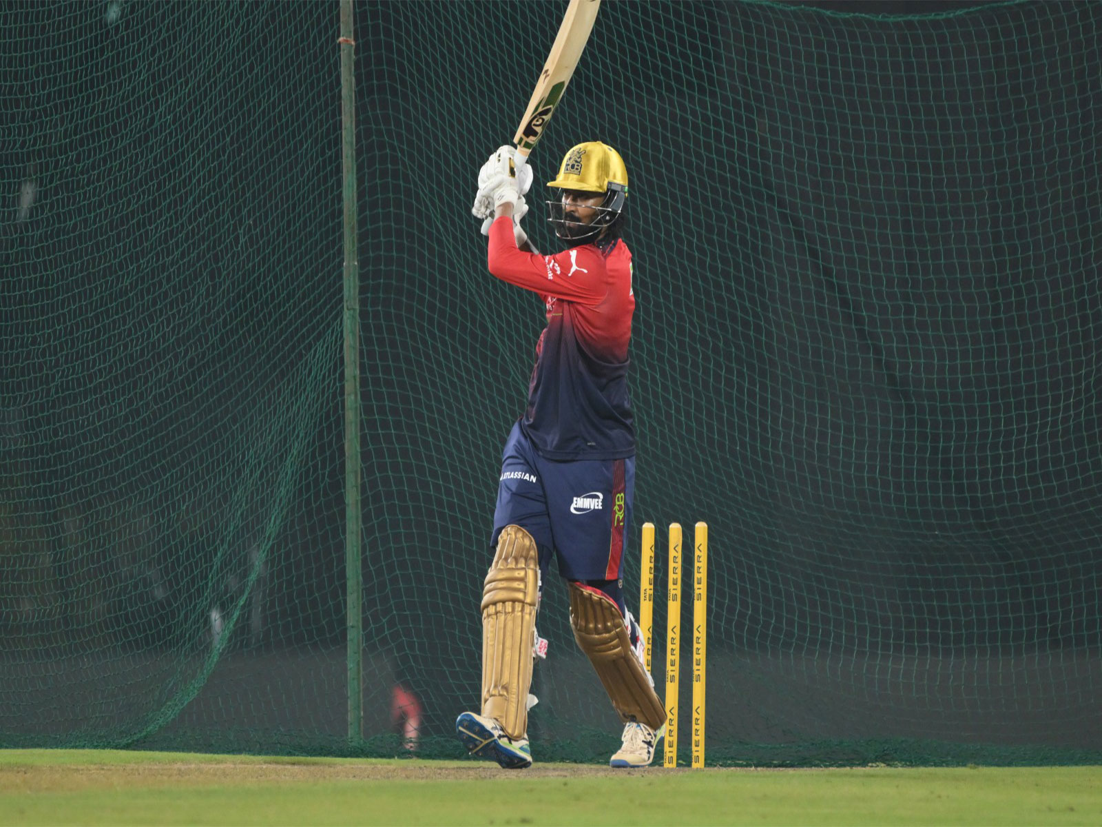 Krunal Pandya batting during practice session (Photo: RCB)