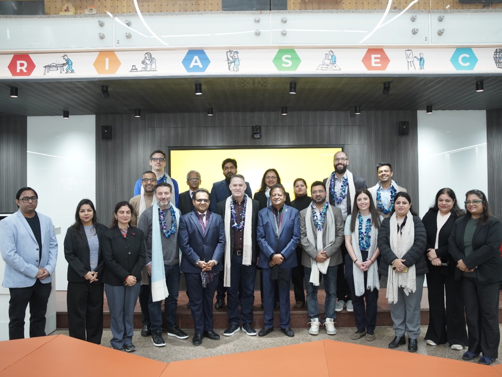 Ghaziabad’s Top-Ranked School, Silverline Prestige School, Becomes First Private Institution in India to Host Google's Global Leadership Team Ghaziabad’s Top-Ranked School, Silverline Prestige School, Becomes First Private Institution in India to Host Google's Global Leadership Team
