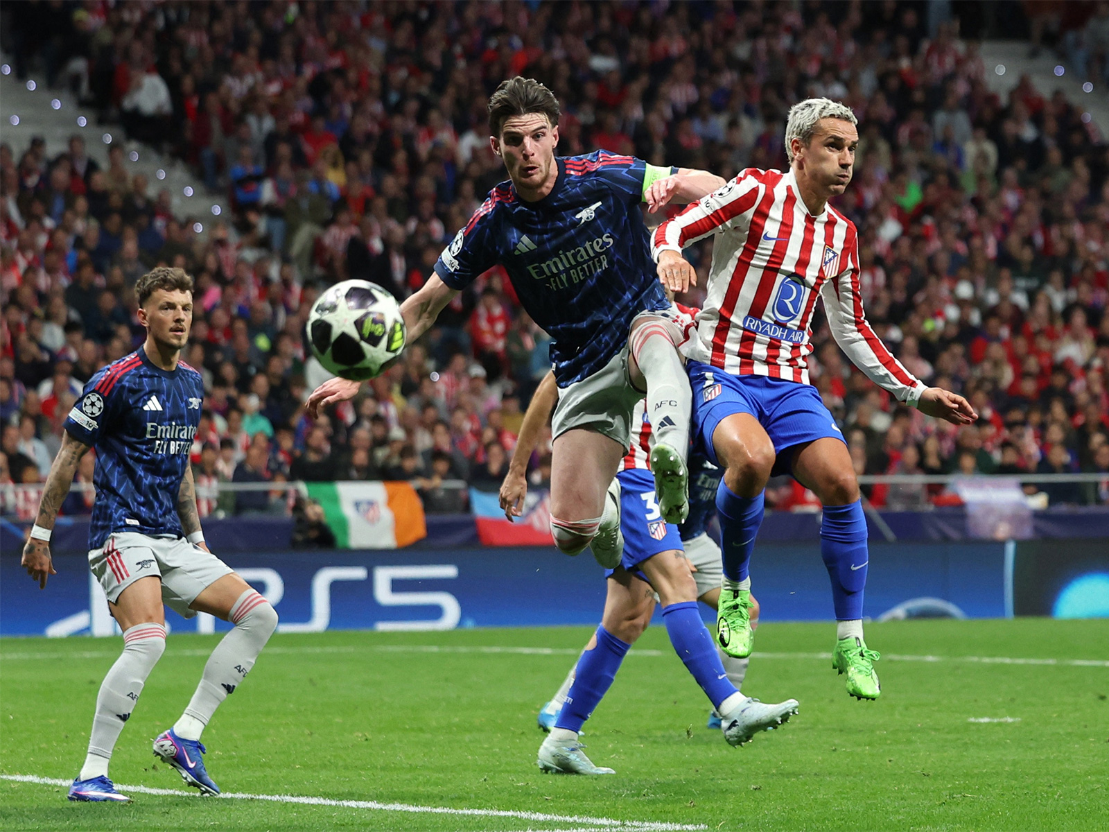 Arsenal and Atletico in action. (Photo: Reuters)