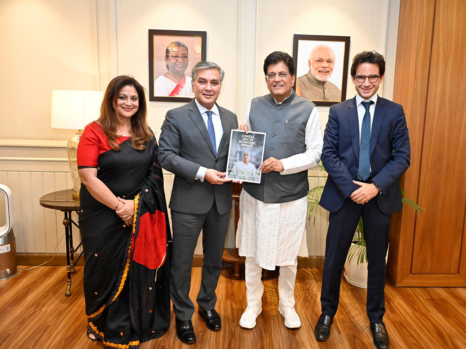 Union Minister of Commerce and Industry Piyush Goyal held discussions with L'Oréal Group (Photo/X@PiyushGoyal)