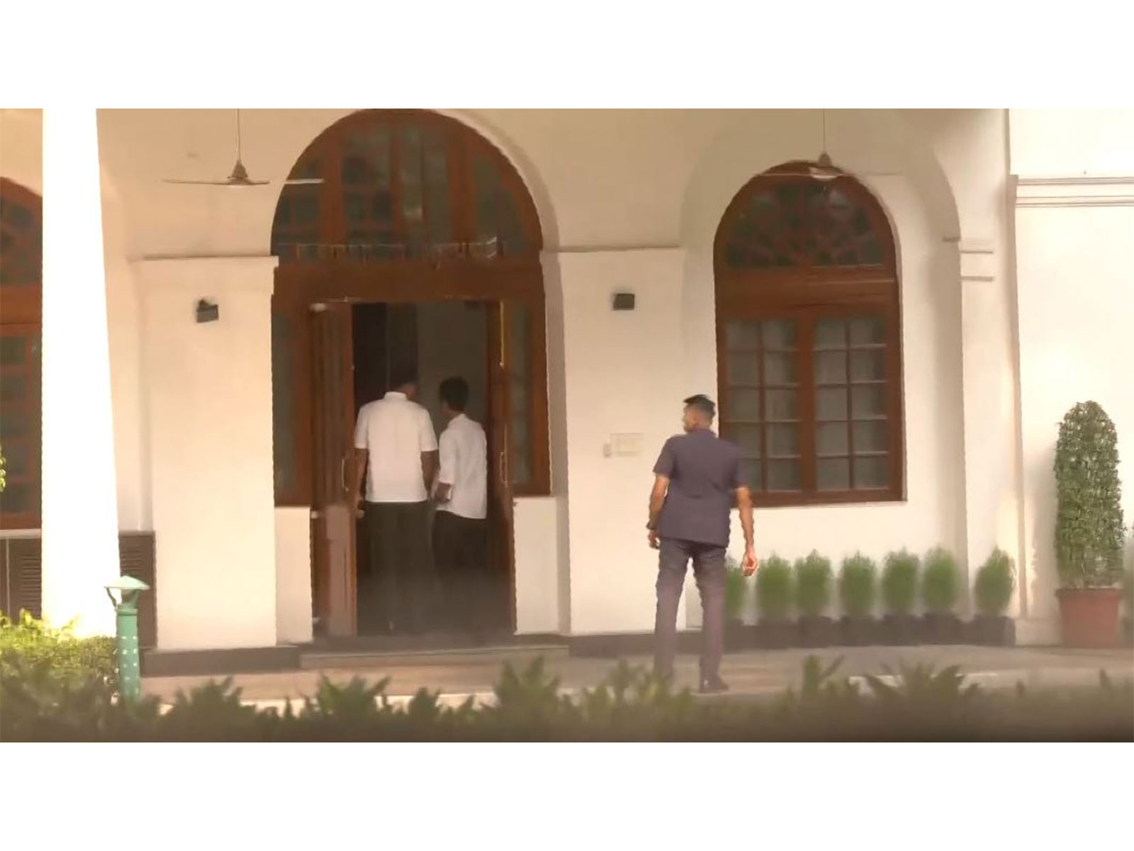 Visual from outside Congress President Mallikarujun Kharge's residence (Photo/ANI)