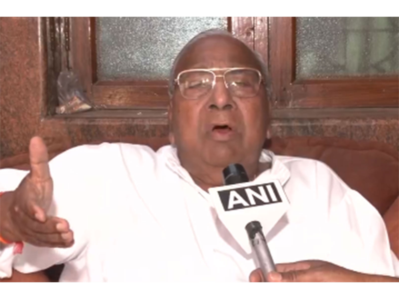 Congress leader V Hanumantha Rao (Photo/ANI)
