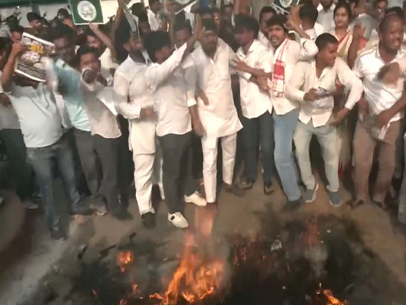 RJD Student Wing stages a protest over the NEET (UG) exam paper leak. (Photo/ANI) RJD Student Wing stages a protest over the NEET (UG) exam paper leak. (Photo/ANI)