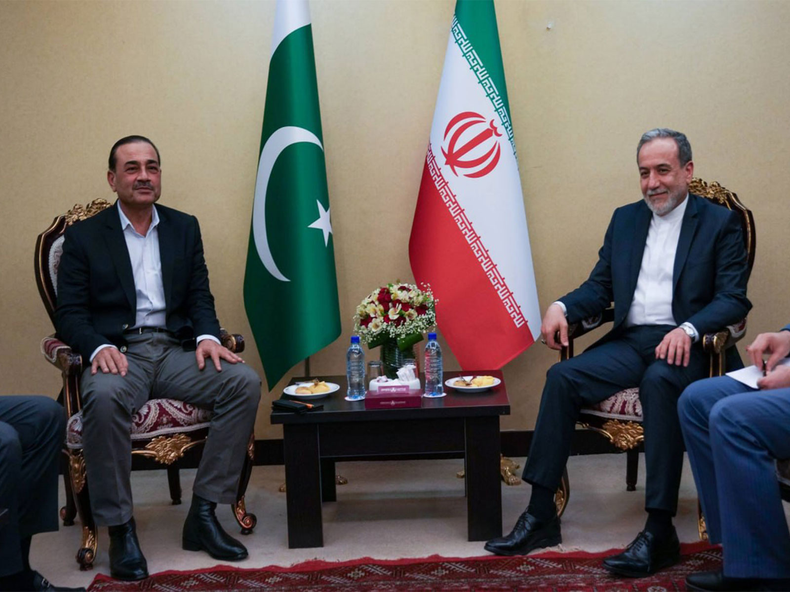 Pak Army Chief Asim Munir and Iran Foreign Minister Abbas Araghchi (Photo/ Iranian Foreign Ministry) Pak Army Chief Asim Munir and Iran Foreign Minister Abbas Araghchi (Photo/ Iranian Foreign Ministry)
