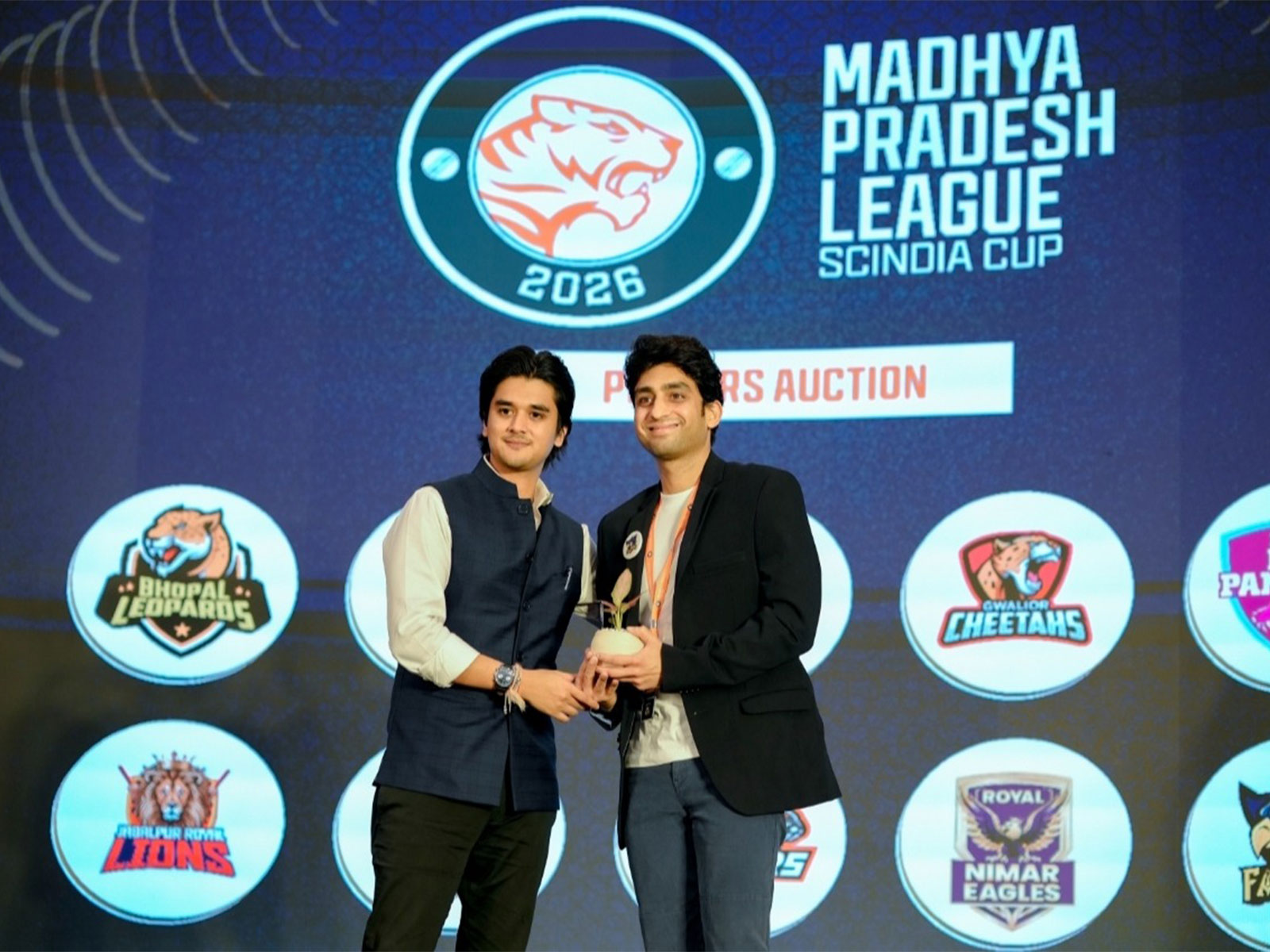 MPCA president Mahanaryaman Scindia with Ujjain Falcons promoter Vinayak Kalani (Image: Ujjain Falcons) MPCA president Mahanaryaman Scindia with Ujjain Falcons promoter Vinayak Kalani (Image: Ujjain Falcons)