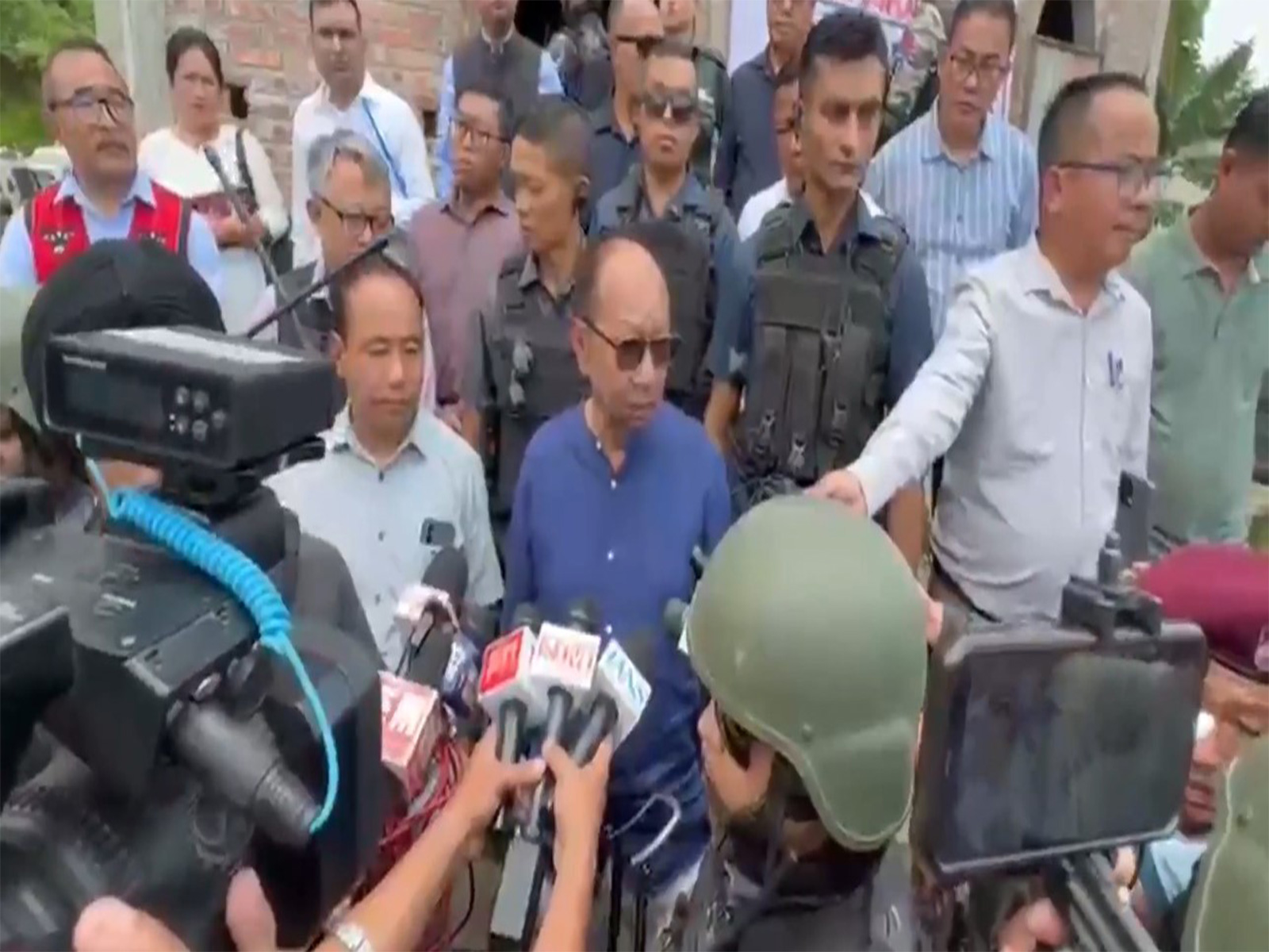 Manipur CM Yumnam Khemchand Singh visits Makhan relief camp (Photo/ANI) Manipur CM Yumnam Khemchand Singh visits Makhan relief camp (Photo/ANI)