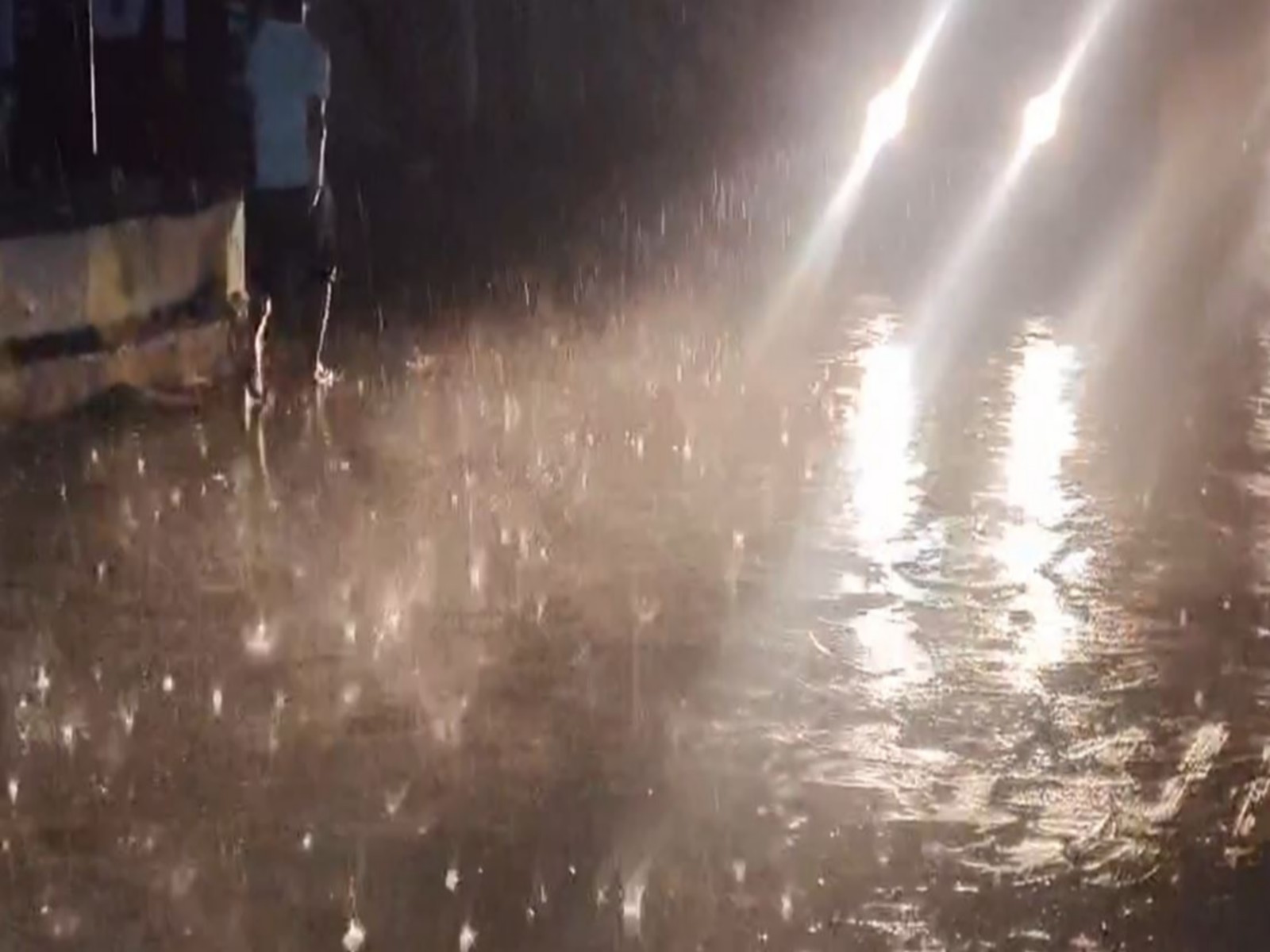 Late night rain in Kotputli, Rajasthan (Photo/ANI) Late night rain in Kotputli, Rajasthan (Photo/ANI)