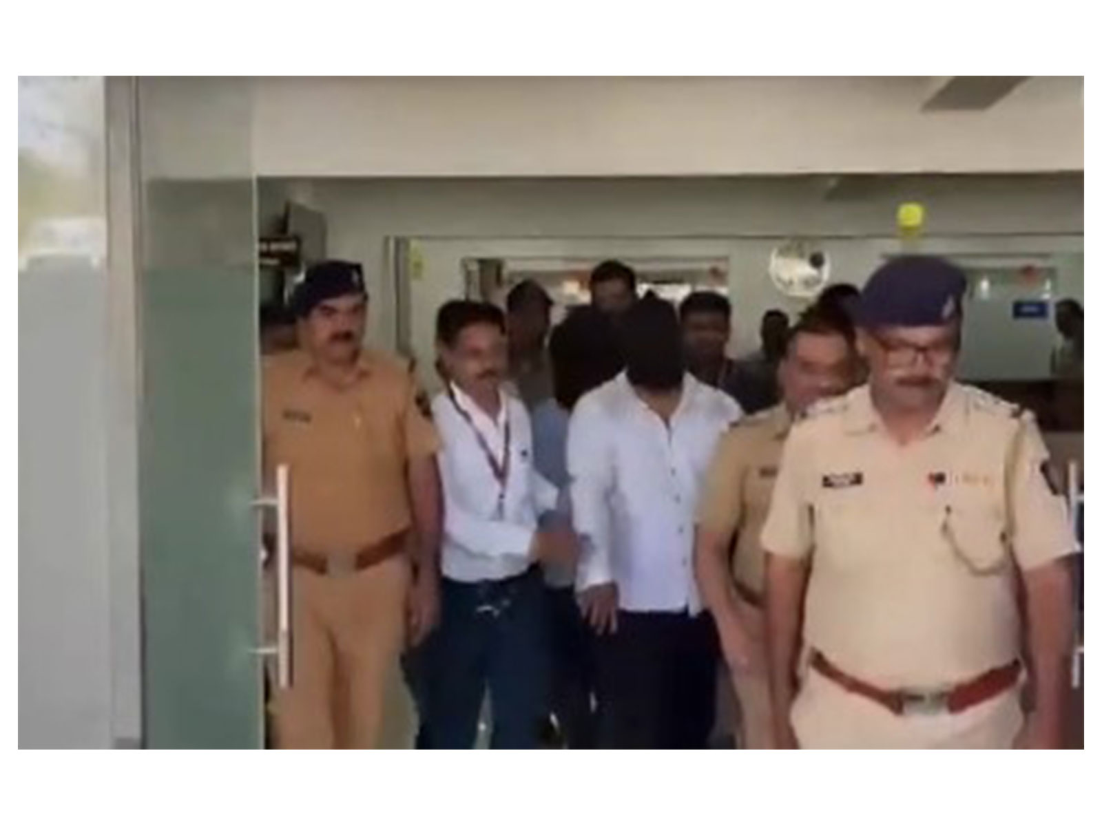 Accused being arrested by Police (Photo/ANI) Accused being arrested by Police (Photo/ANI)