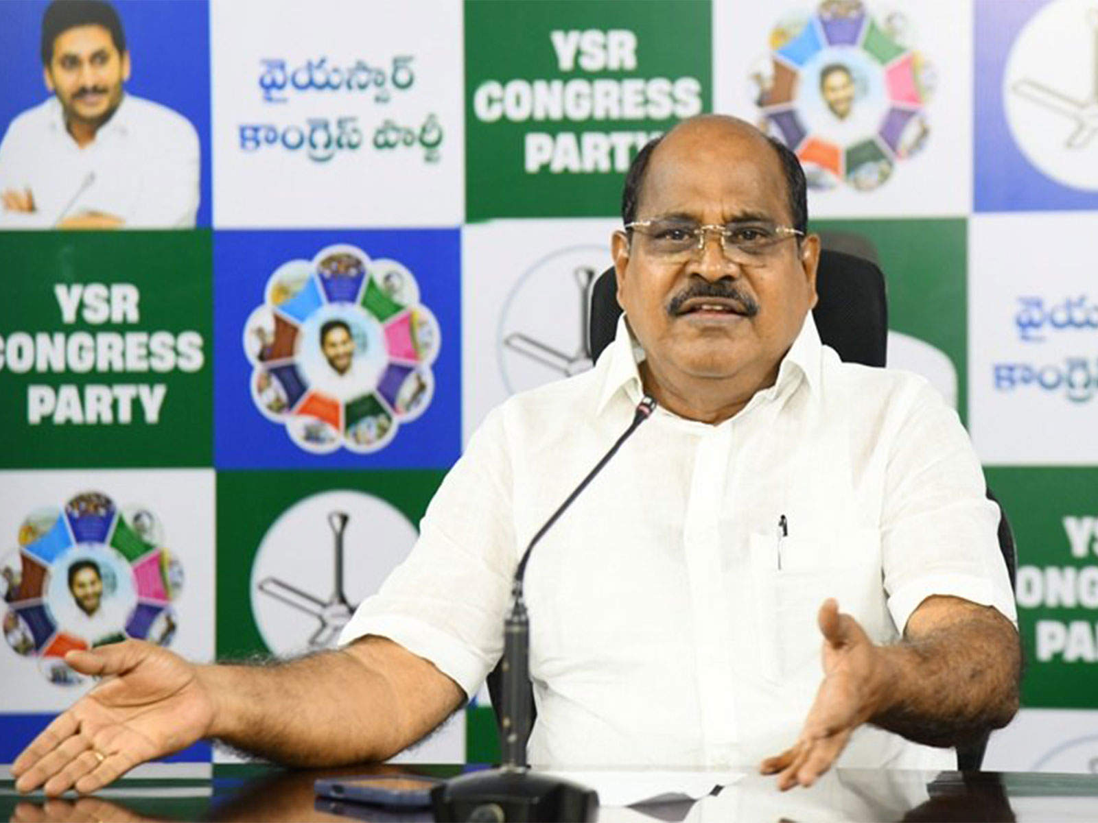 YSRCP State Employees and Pensioners Wing President Nalamaru Chandrasekhar Reddy (Photo/ysrcongress) YSRCP State Employees and Pensioners Wing President Nalamaru Chandrasekhar Reddy (Photo/ysrcongress)