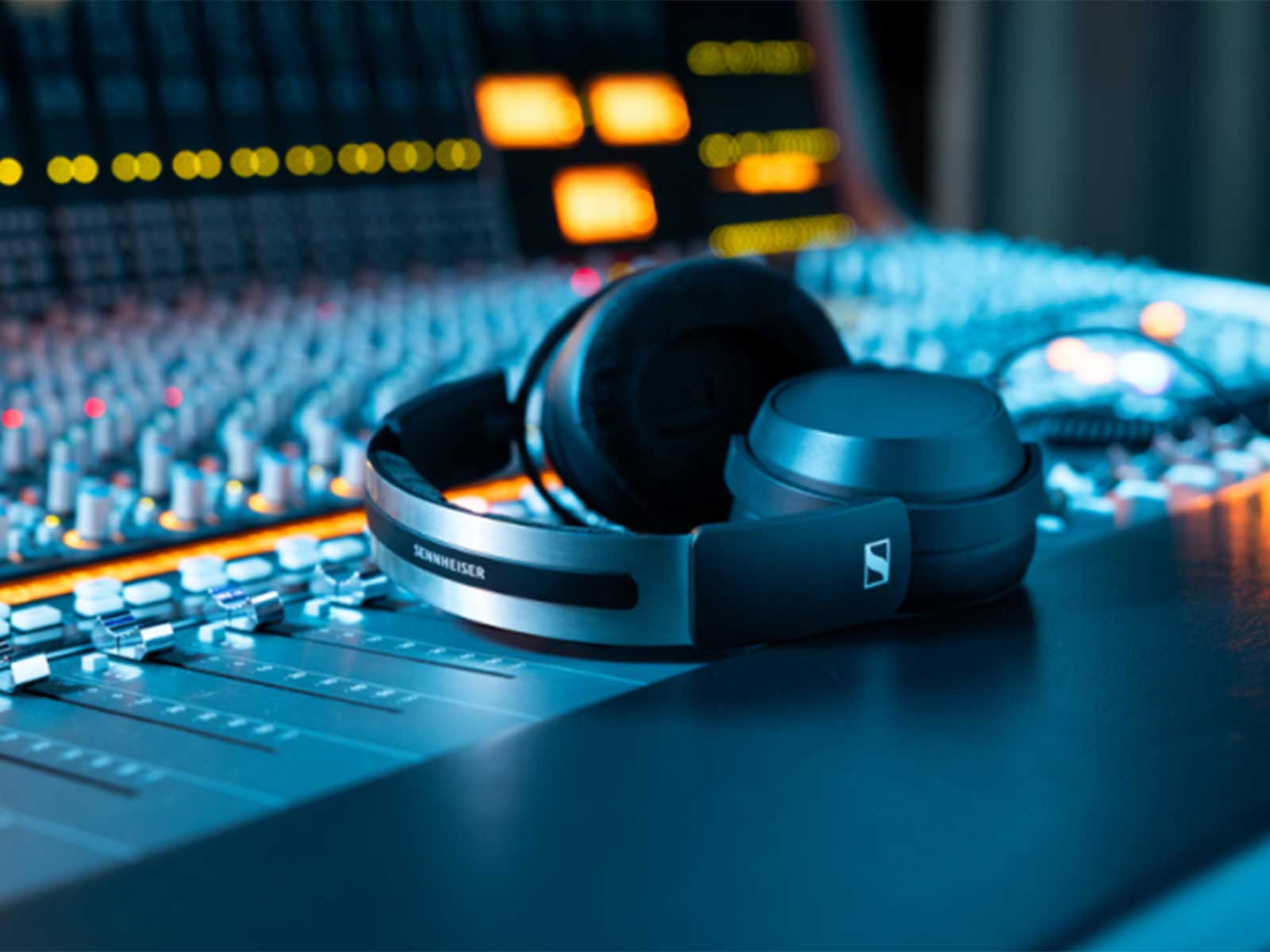 Sennheiser HD 480 Pro Plus (Photo courtesy: Sennheiser) Sennheiser HD 480 Pro Plus (Photo courtesy: Sennheiser)