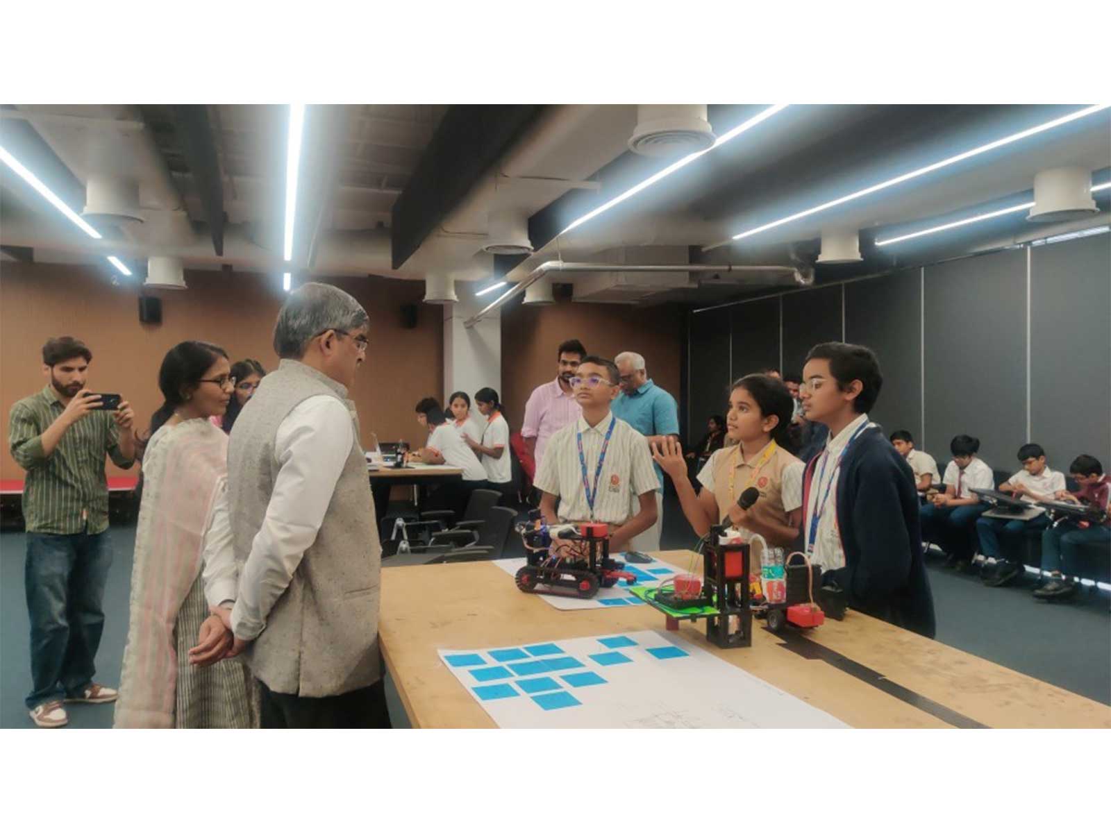 Makerspaces Innovation Lab: Redefining Learning Beyond the Classroom