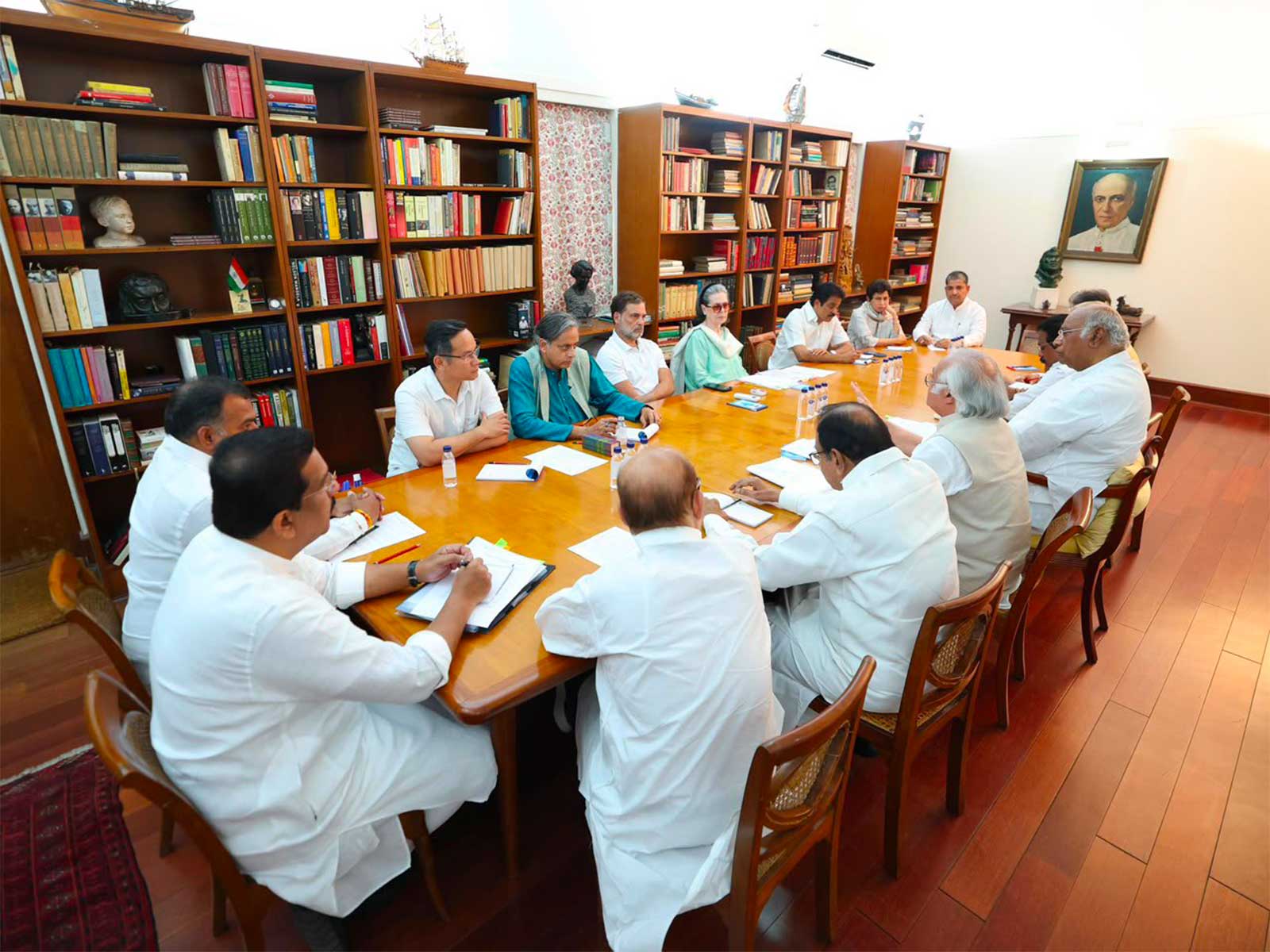 Congress MPs meet at Sonia Gandhi's residence (File Photo/@kharge)