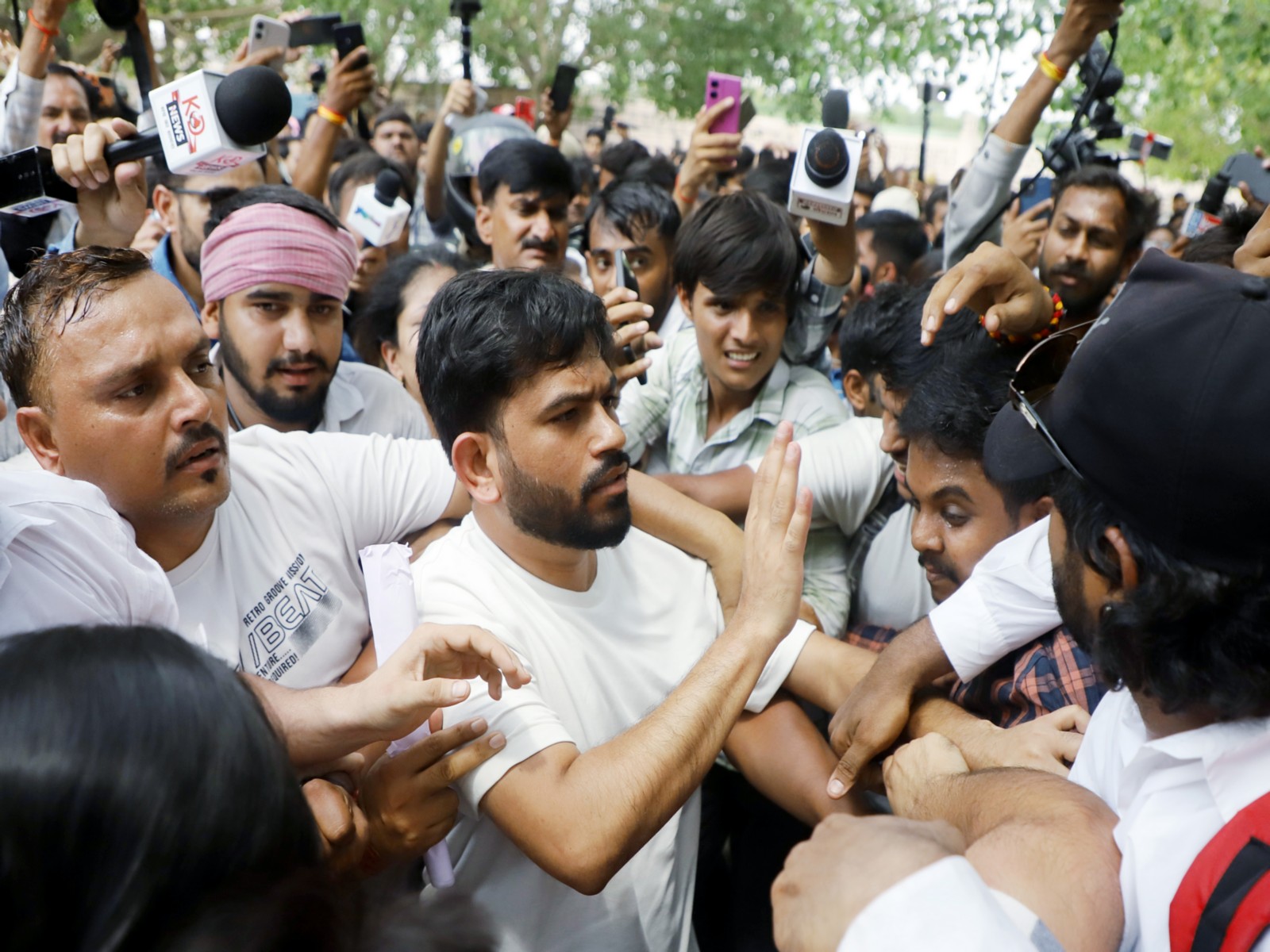 CJP claims Abhijeet Dipke "picked up" by Police, alleges "crackdown" on protestors amidst meeting with Minister Nadda