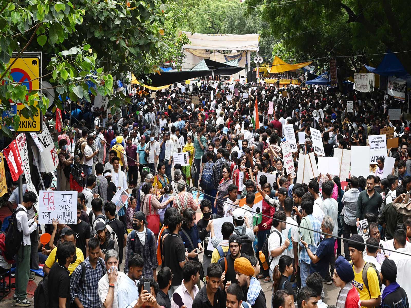 Hundreds of students protest at Jantar Mantar (Photo/ANI) Hundreds of students protest at Jantar Mantar (Photo/ANI)