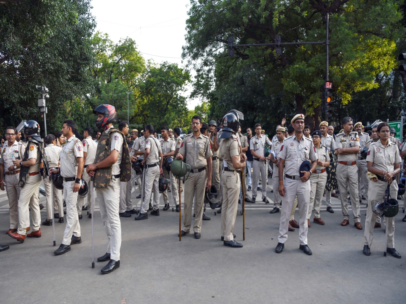 Delhi Police team at Jantar Mantar (Photo/ANI) Delhi Police team at Jantar Mantar (Photo/ANI)