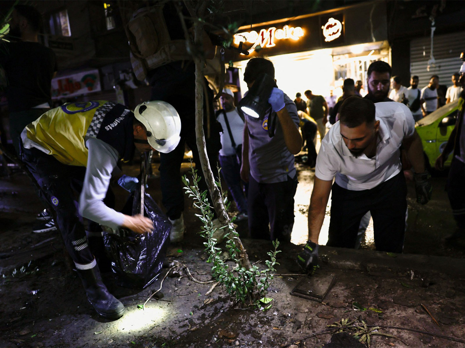 Visuals from the explosion (Photo/Reuters) Visuals from the explosion (Photo/Reuters)
