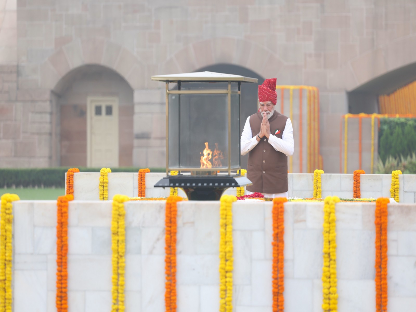 "Inspired by his vision": PM Modi pays homage to Father of the Nation at Rajghat on 80th Independence Day