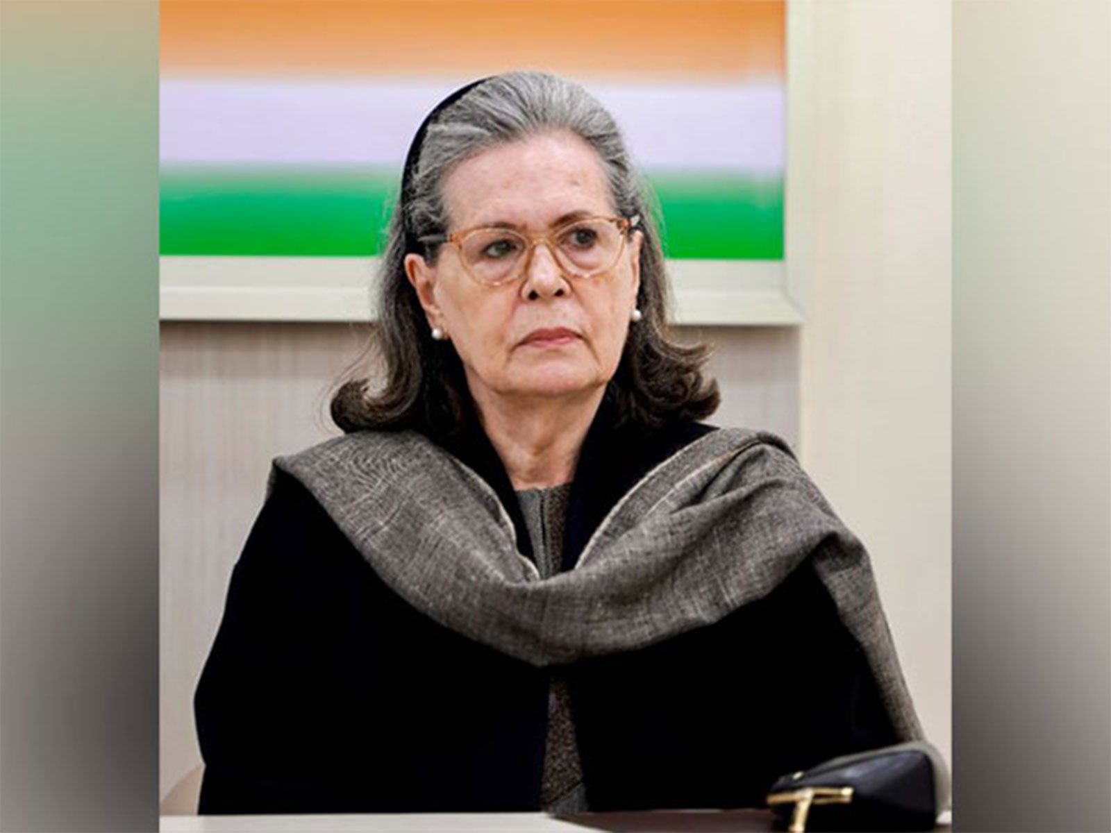 BJP leaders lodge complaint against Sonia Gandhi following Vande Mataram recitation controversy