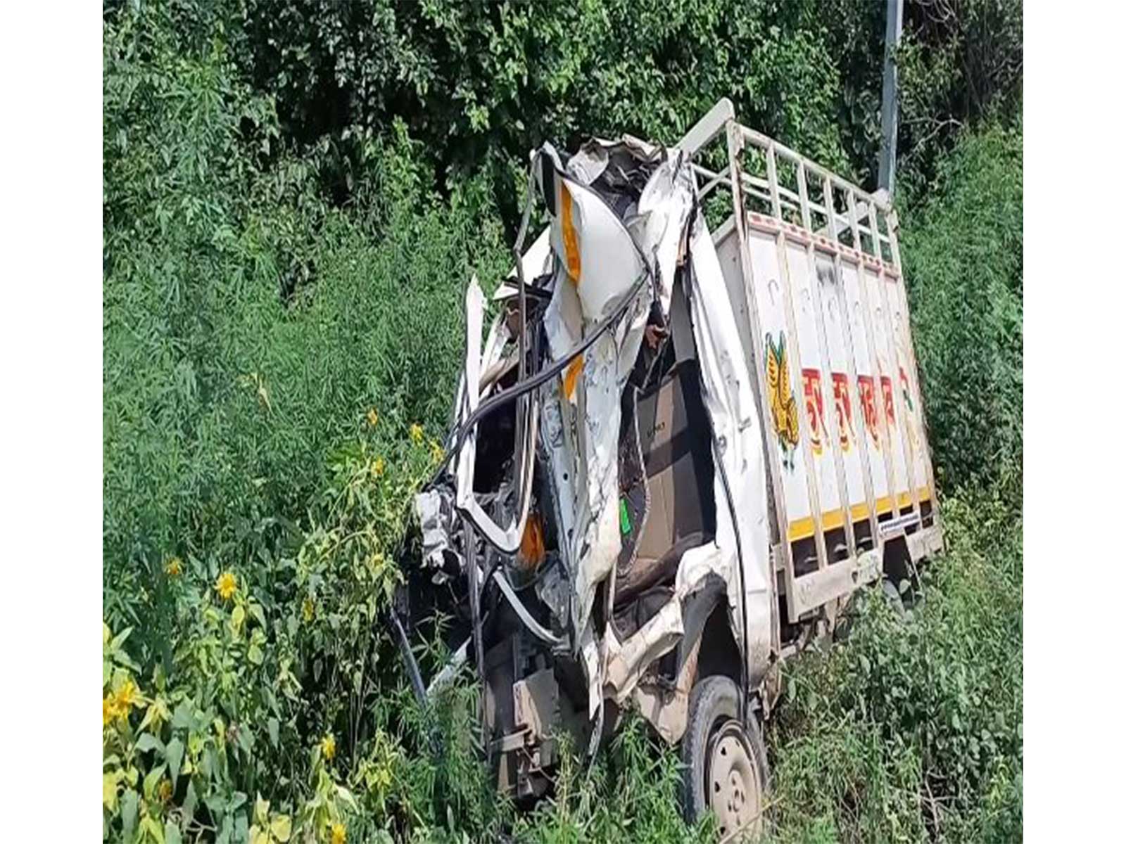 Punjab: Two dead, 16 injured after vehicle carrying pilgrims to Haridwar meets with accident in Fatehgarh Sahib