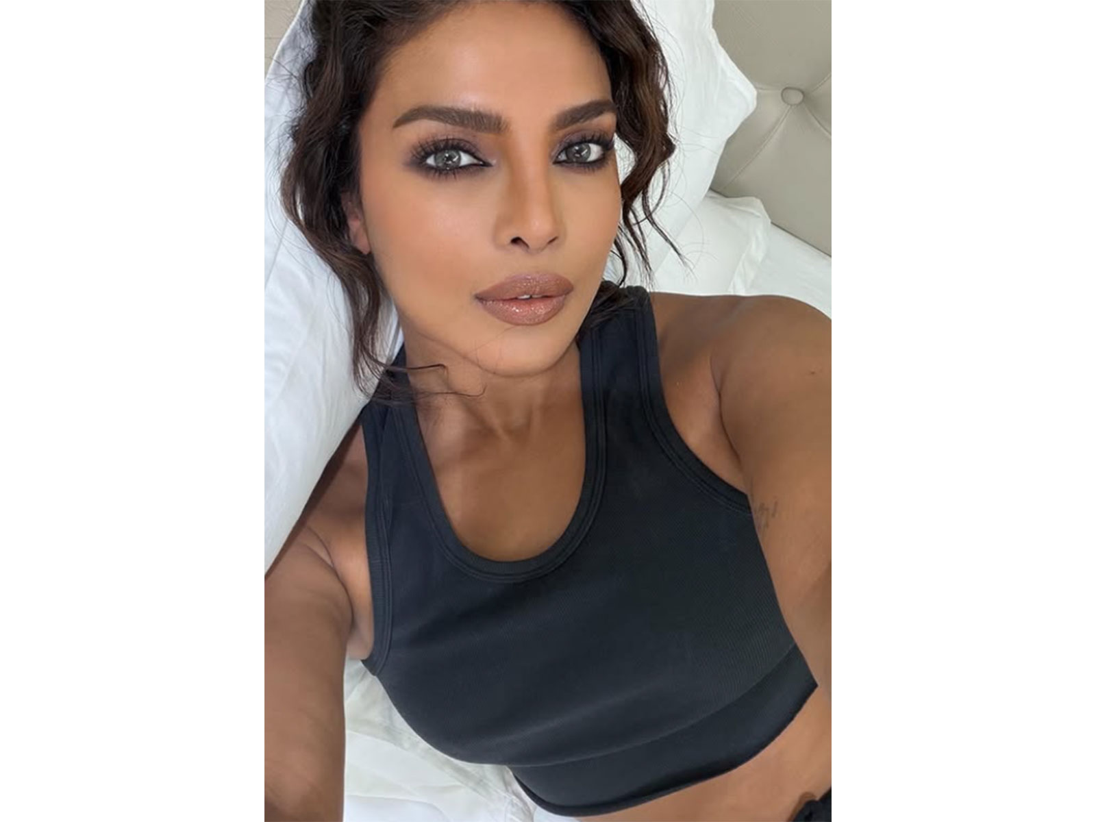 "And she's off...": Priyanka Chopra jets off to Warsaw