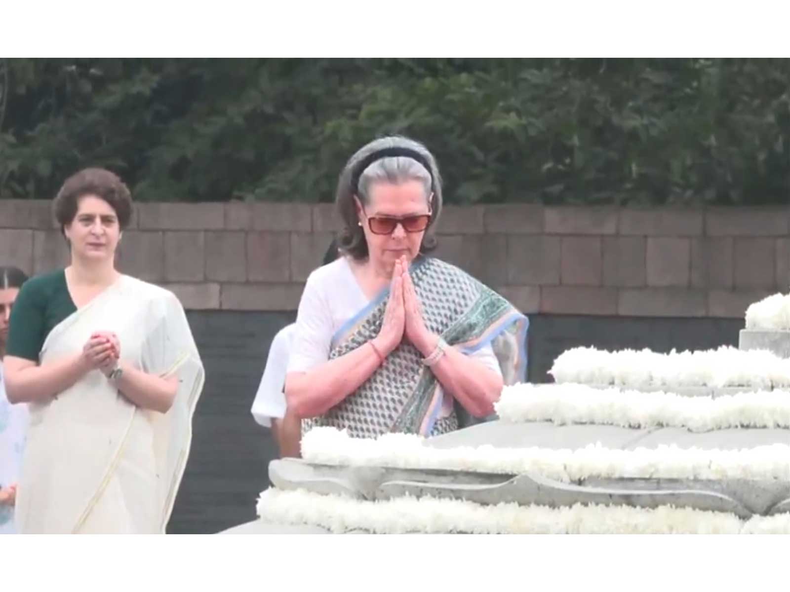 "Architect of modern India": Congress leaders pay floral tribute to former PM Rajiv Gandhi on 82nd birth anniversary