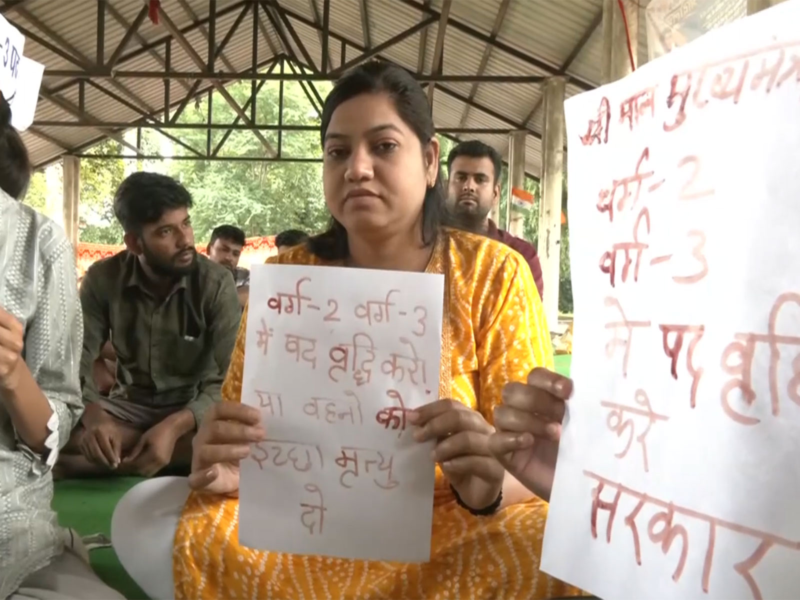 MP teacher recruitment aspirants stage protest in Bhopal, demand increase in vacancies