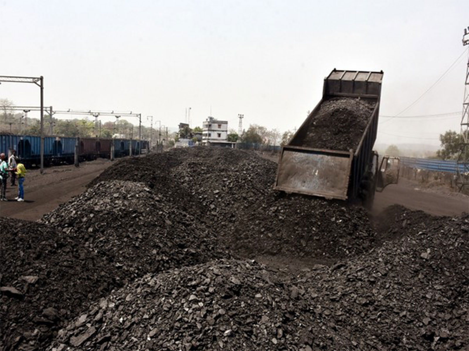 Coal India production falls 5.7% in August, coal supplies rise 5.5%