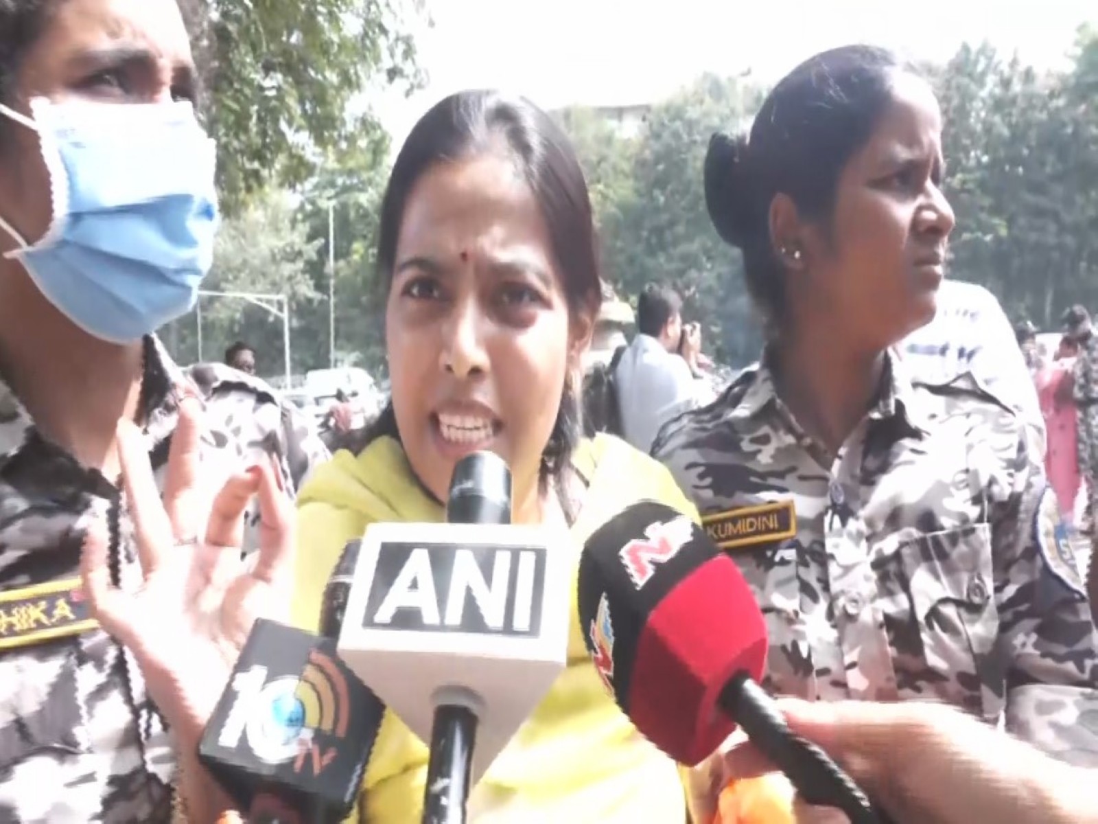 "Undeclared Emergency": BJP's Bandaru Vijayalakshmi on house arrest of state president Ramchander Rao