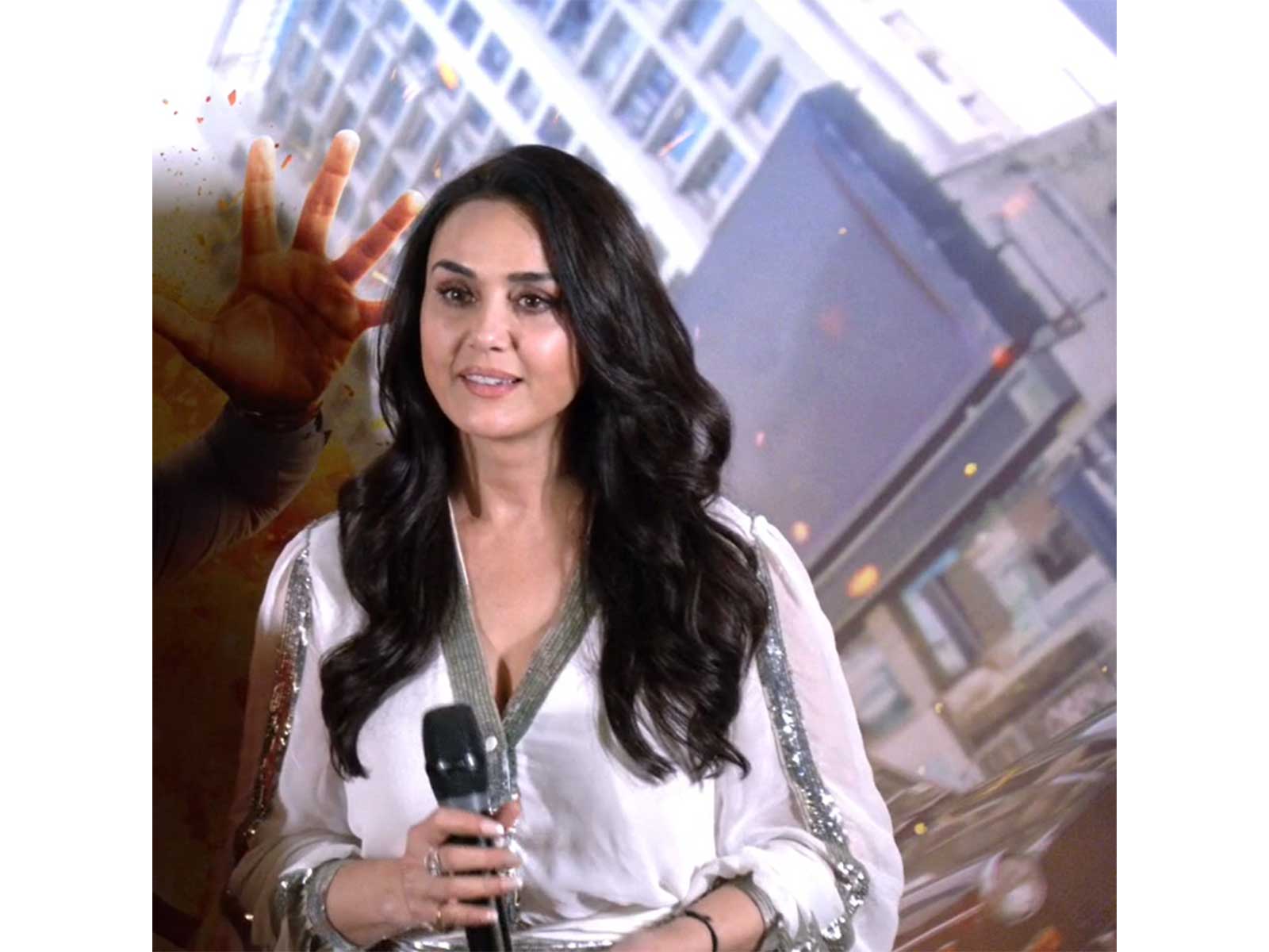 "Each to its own...I was working for 18 hours": Preity Zinta weighs in on Bollywood's work-hour debate