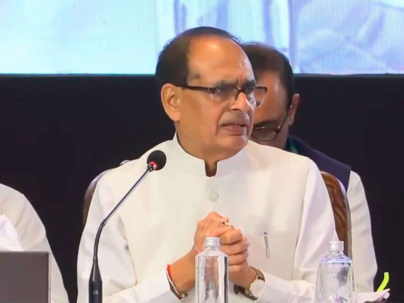 Shivraj Singh Chouhan reviews SHG-Bank Linkages, lays out credit roadmap for women entrepreneurs