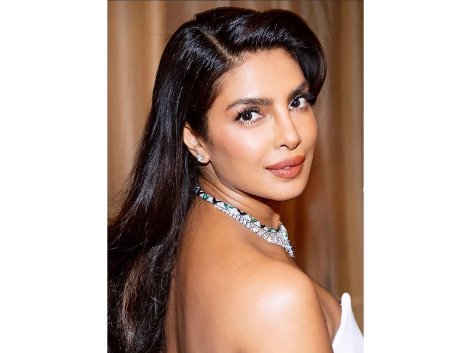 Priyanka Chopra to present Karl Lagerfeld prize to young fashion design talents