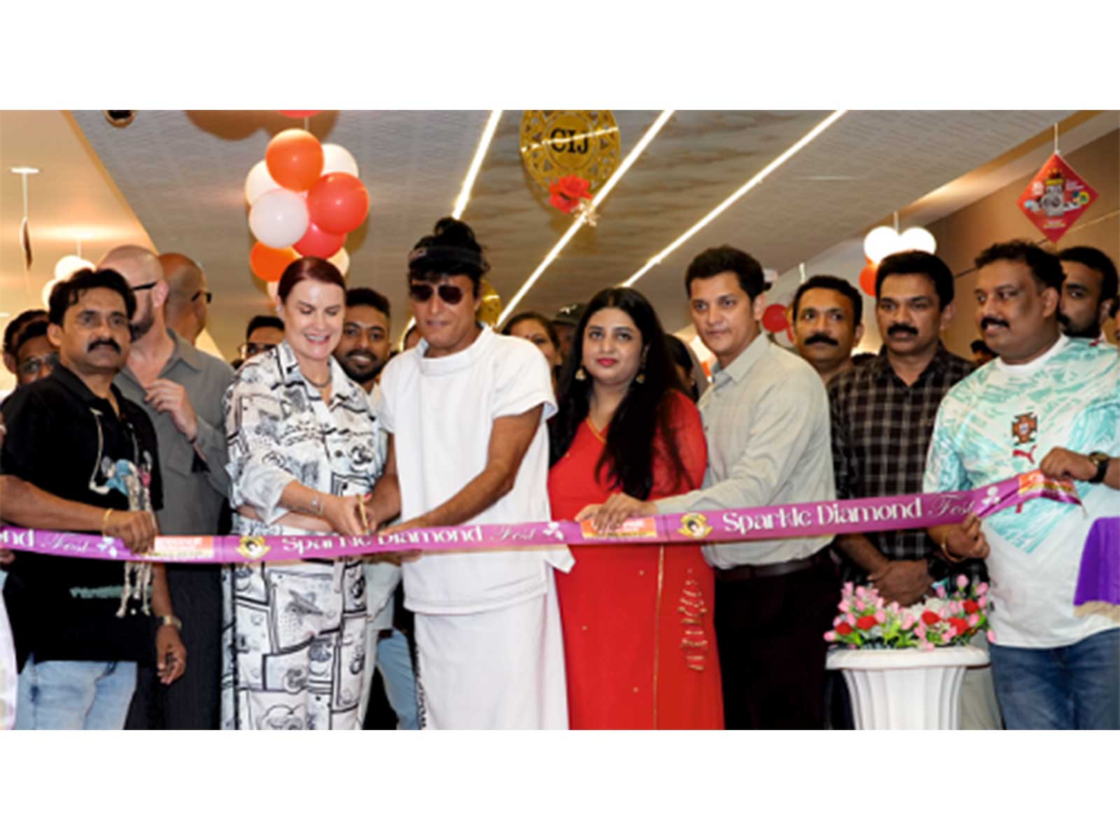 Cristiano Ronaldo's Sister Elma Aveiro Visits Chemmanur International Jewellers, Kerala