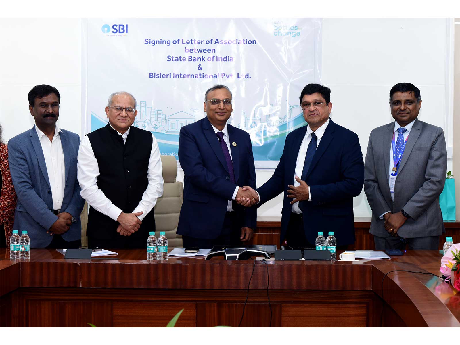 Bisleri International Partners with State Bank of India to Drive Responsible Plastic Waste Management Under its 'Bottles for Change' Initiative