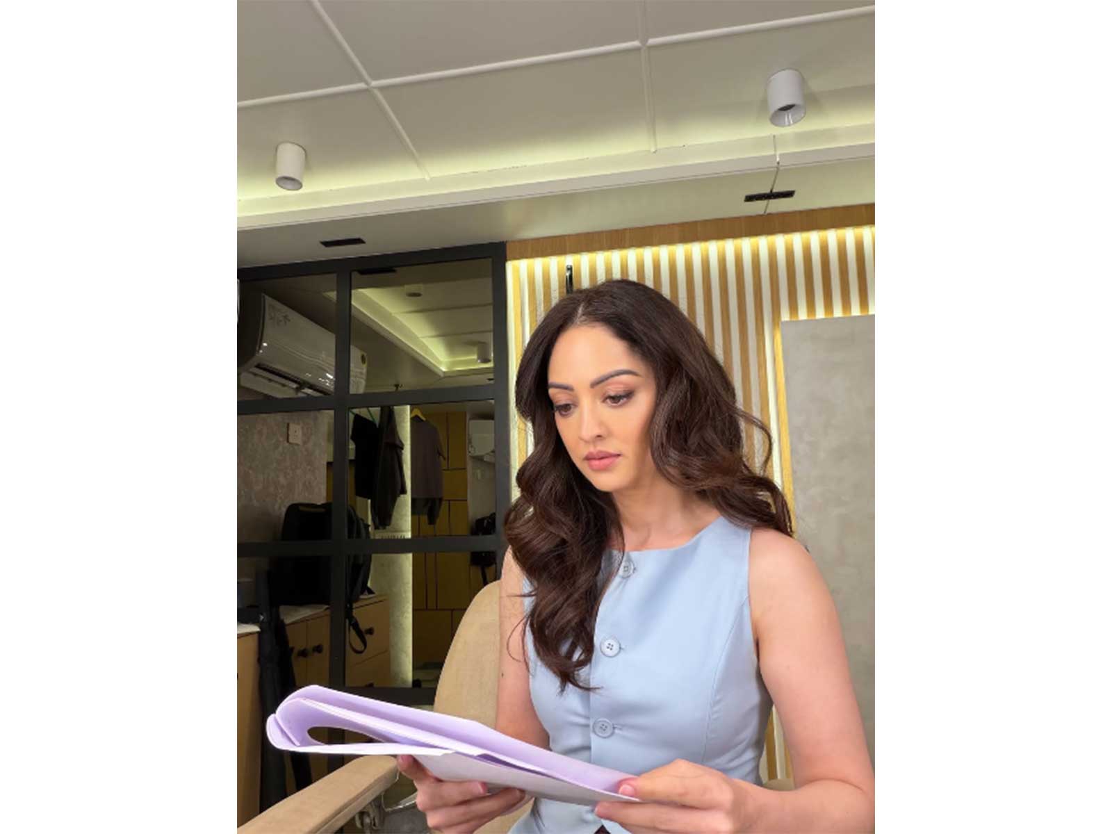 Sandeepa Dhar begins shooting for 'Asur 3' 